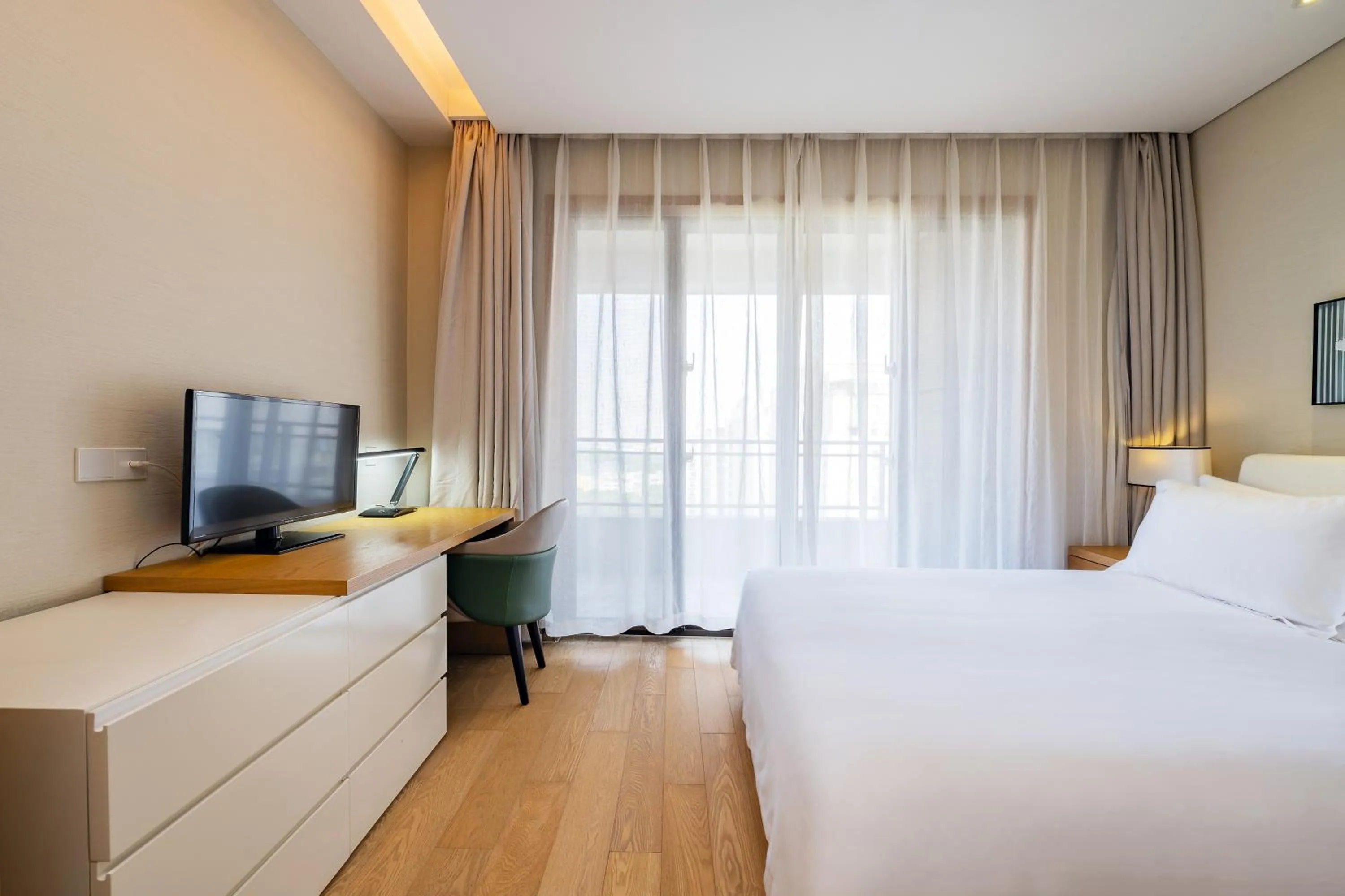 Balcony/Terrace in Holiday Inn & Suites Suzhou Yangcheng Lake, an IHG Hotel