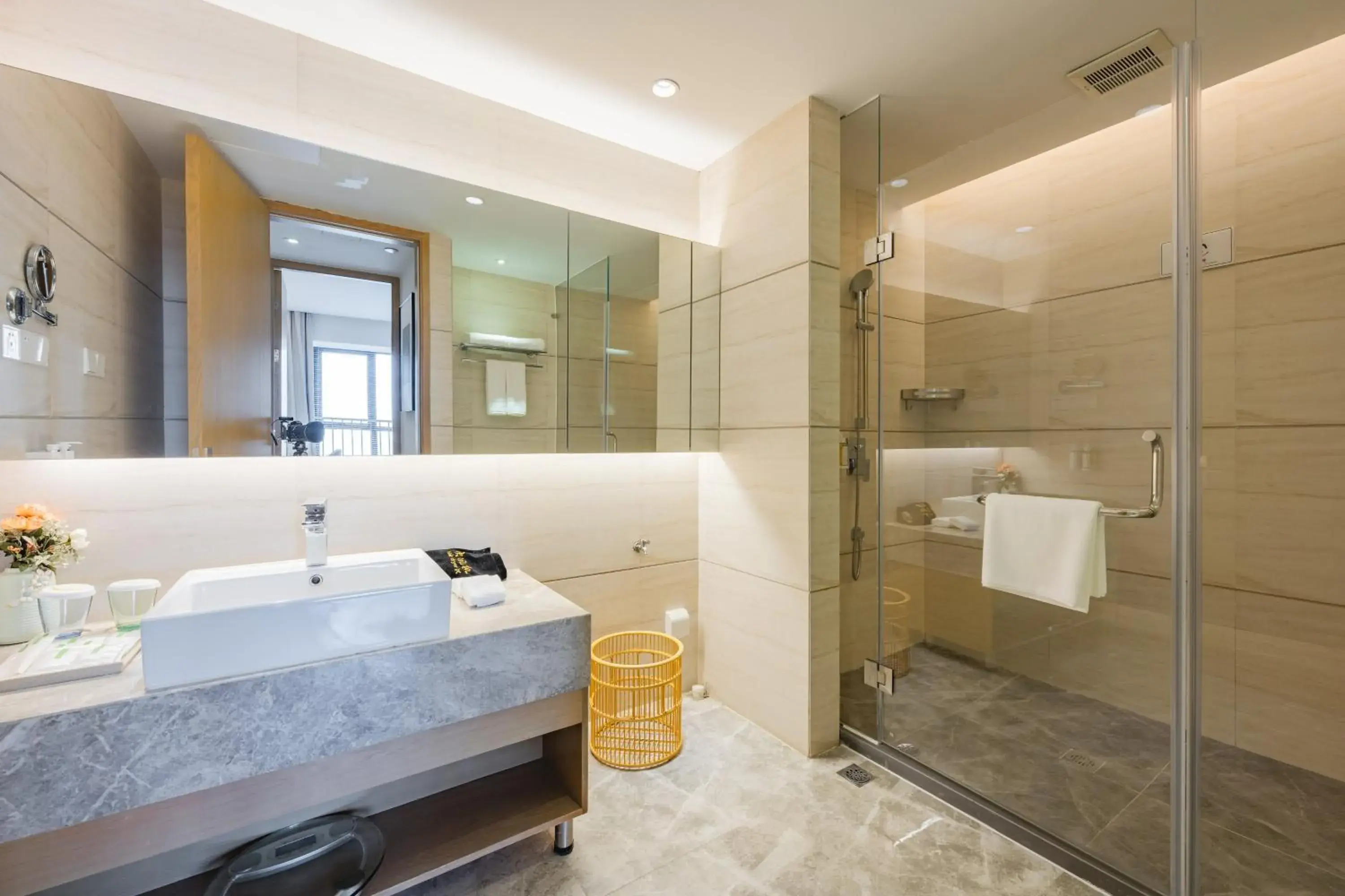 Bedroom in Holiday Inn & Suites Suzhou Yangcheng Lake, an IHG Hotel Bedroom in Holiday Inn & Suites Suzhou Yangcheng Lake, an IHG Hotel