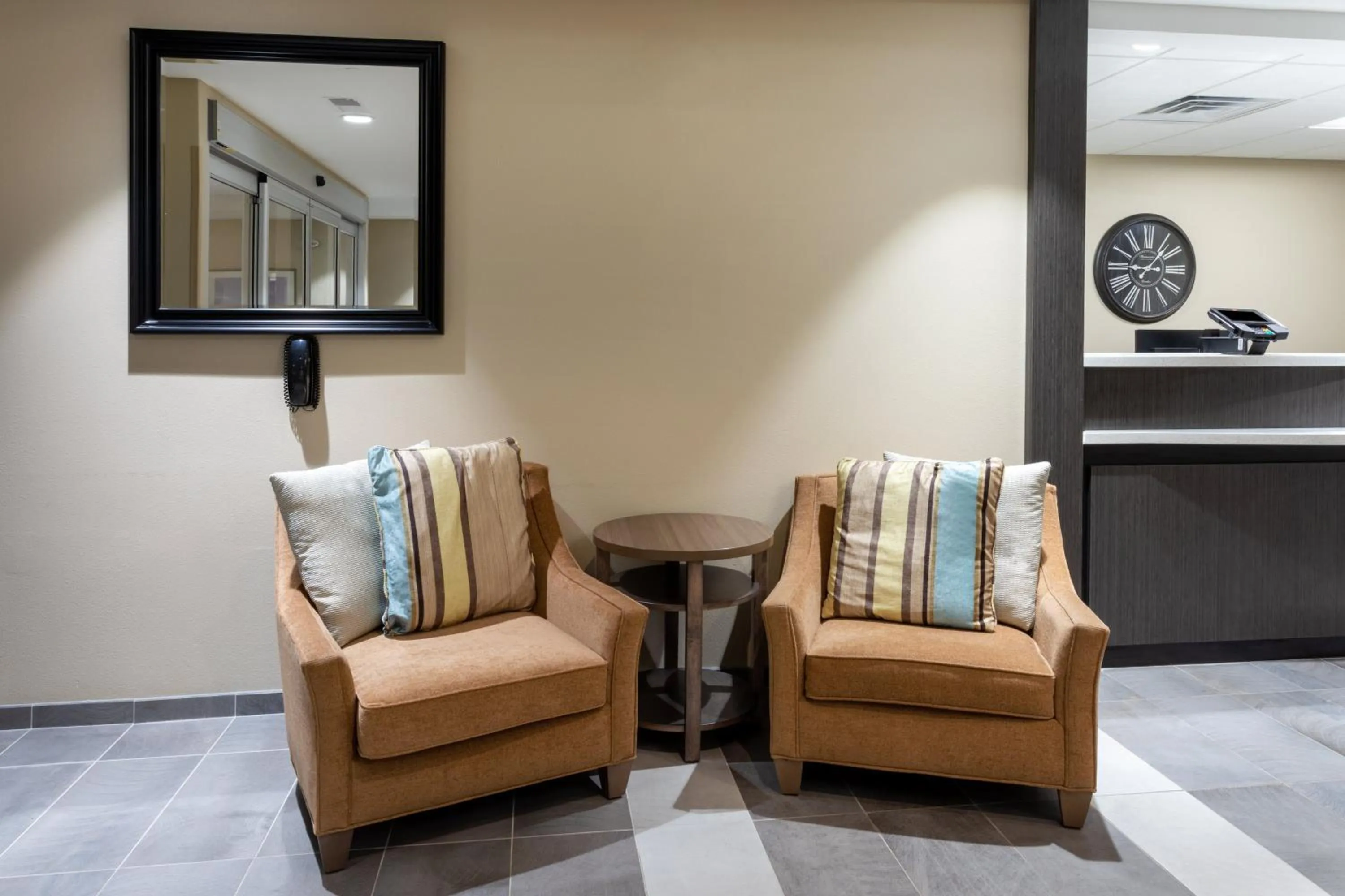Lobby or reception in Candlewood Suites - Rochester Mayo Clinic Area