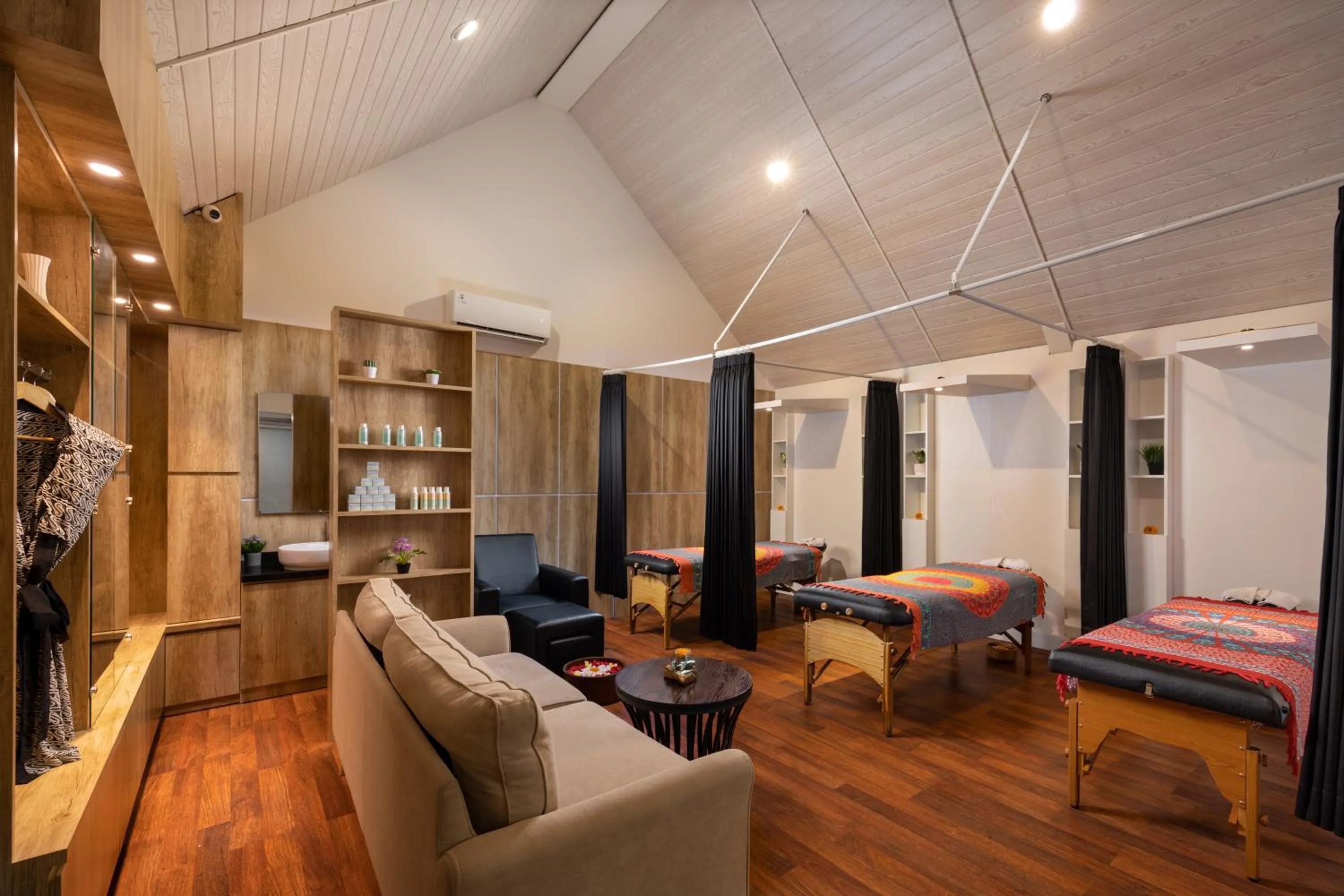 Massage in Kanhara Villas Ubud by GenuineHost