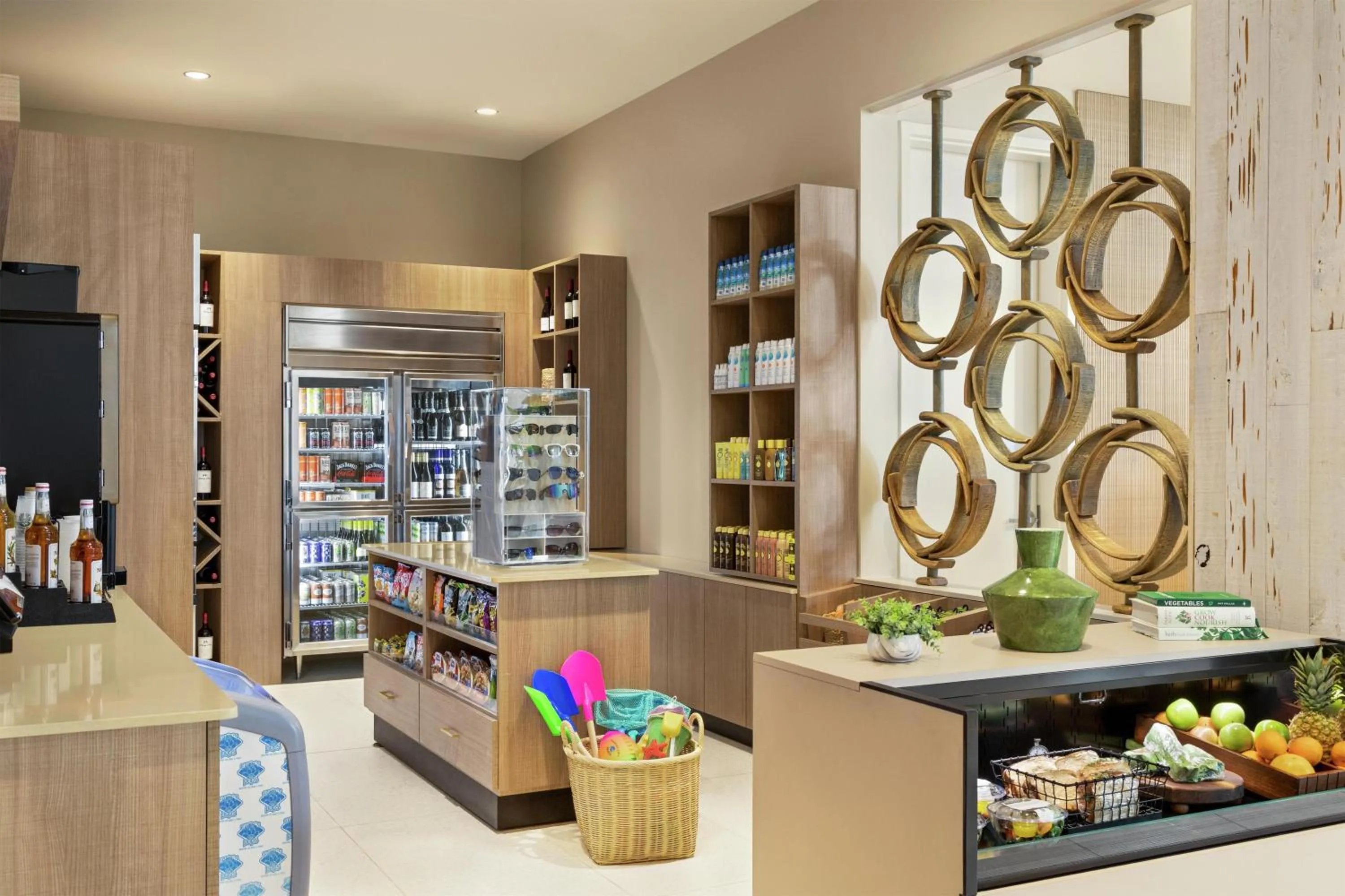 On-site shops in Embassy Suites By Hilton Panama City Beach Resort