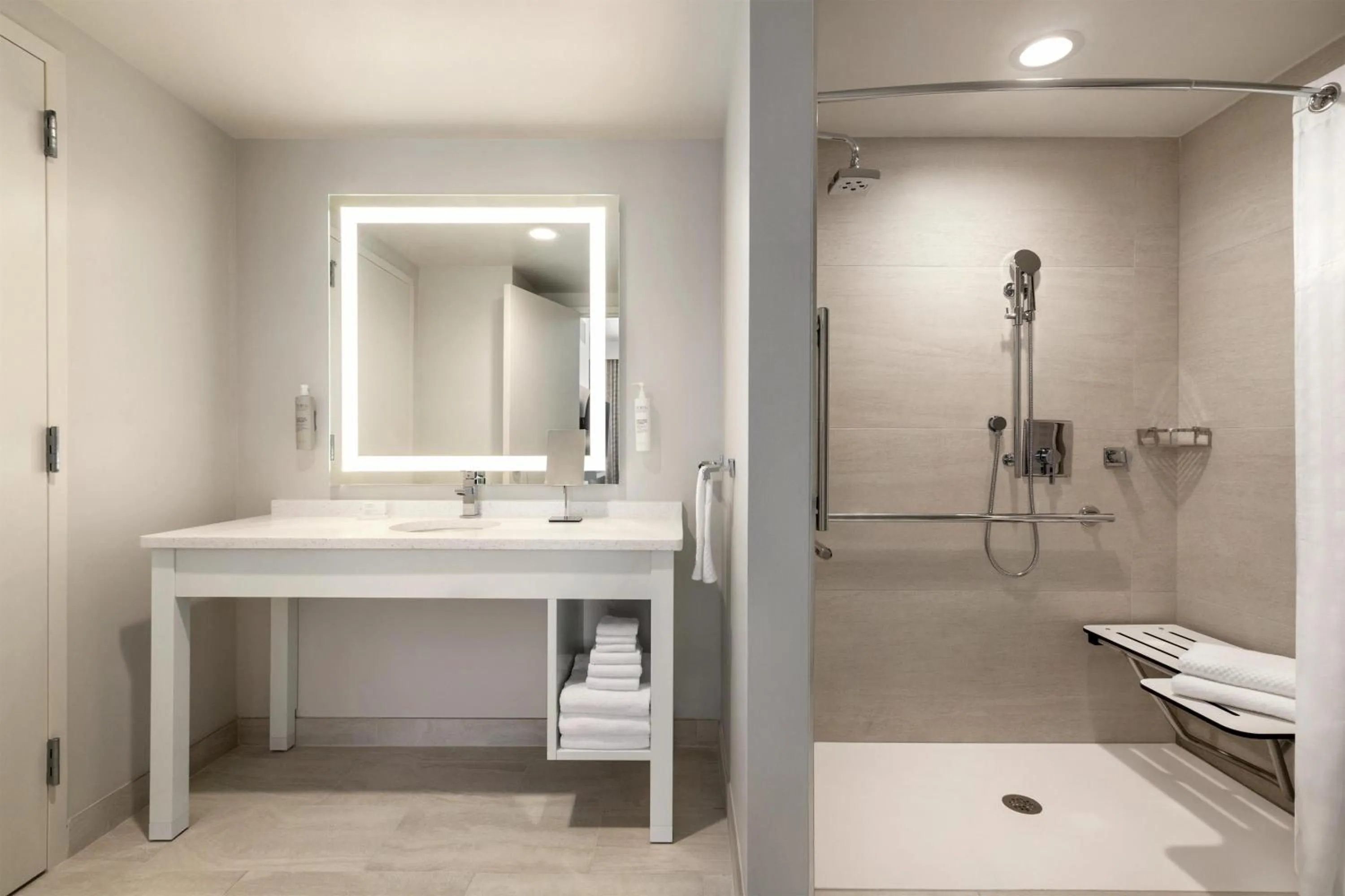 Bathroom in Embassy Suites By Hilton Panama City Beach Resort