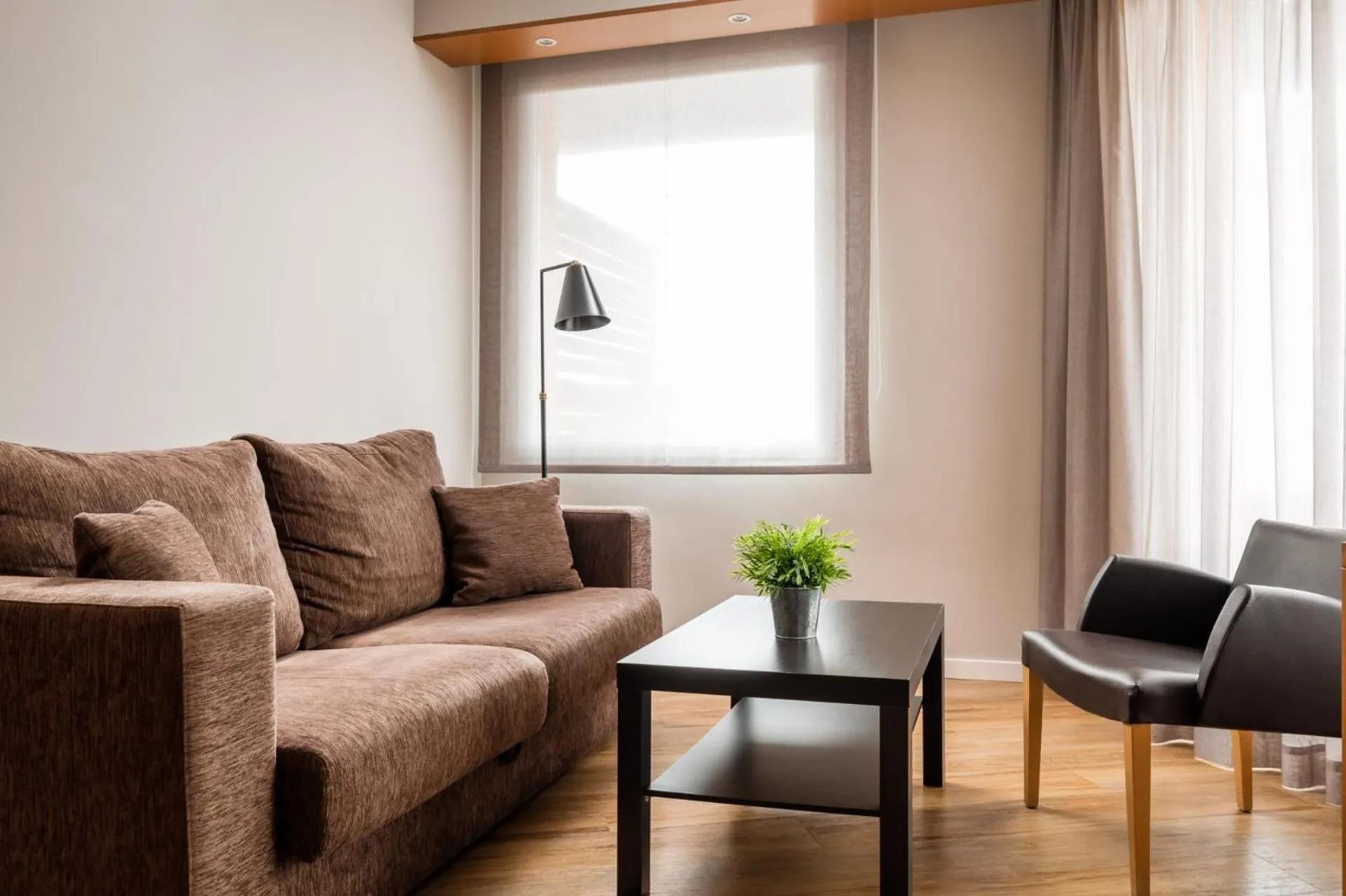 Photo of the whole room in ALEGRIA Plaza Paris 4*Sup