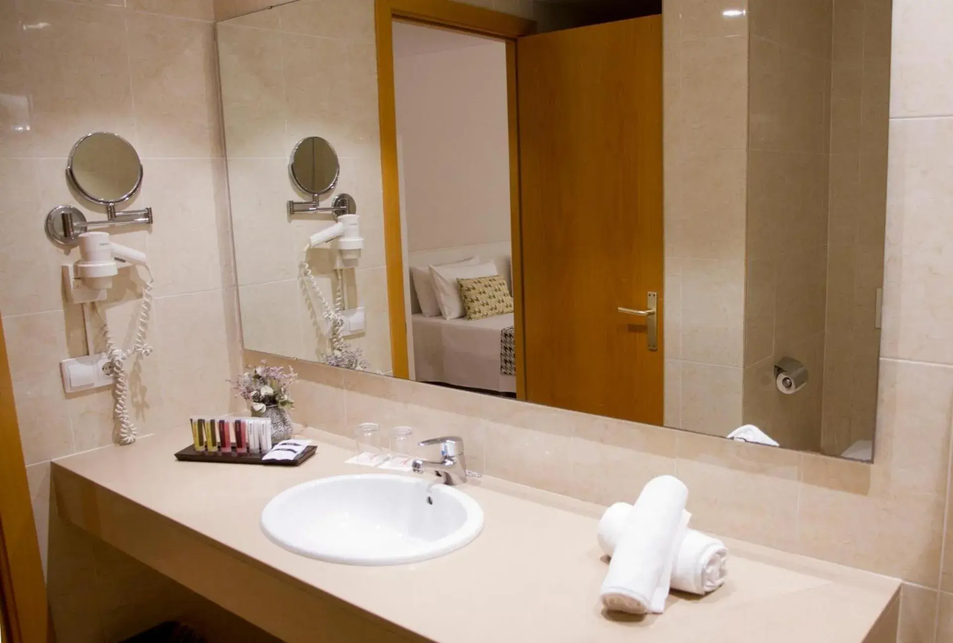 Junior Suite in ALEGRIA Plaza Paris 4*Sup Junior Suite in ALEGRIA Plaza Paris 4*Sup