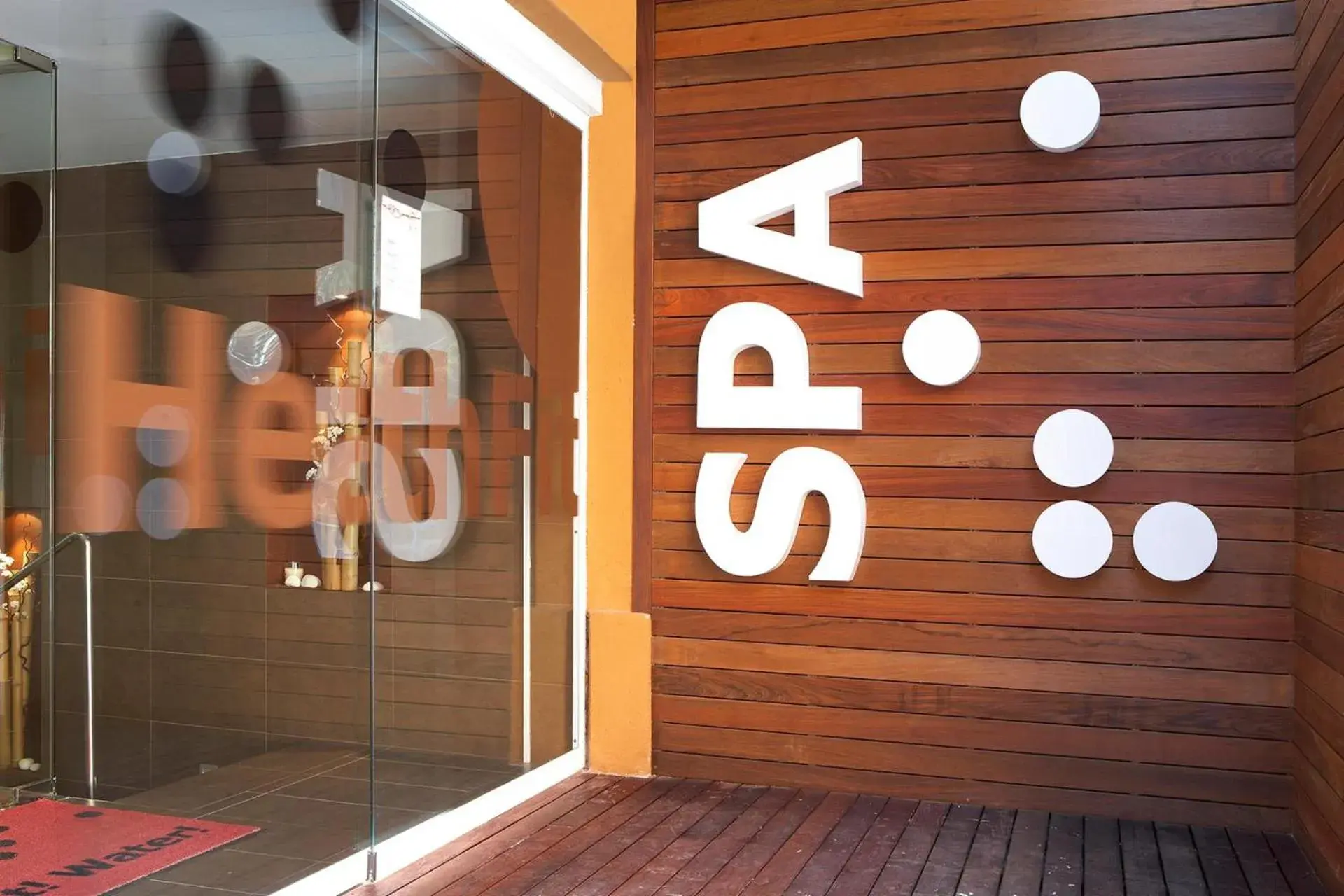 Spa and wellness centre/facilities in ALEGRIA Plaza Paris 4*Sup Spa and wellness centre/facilities in ALEGRIA Plaza Paris 4*Sup