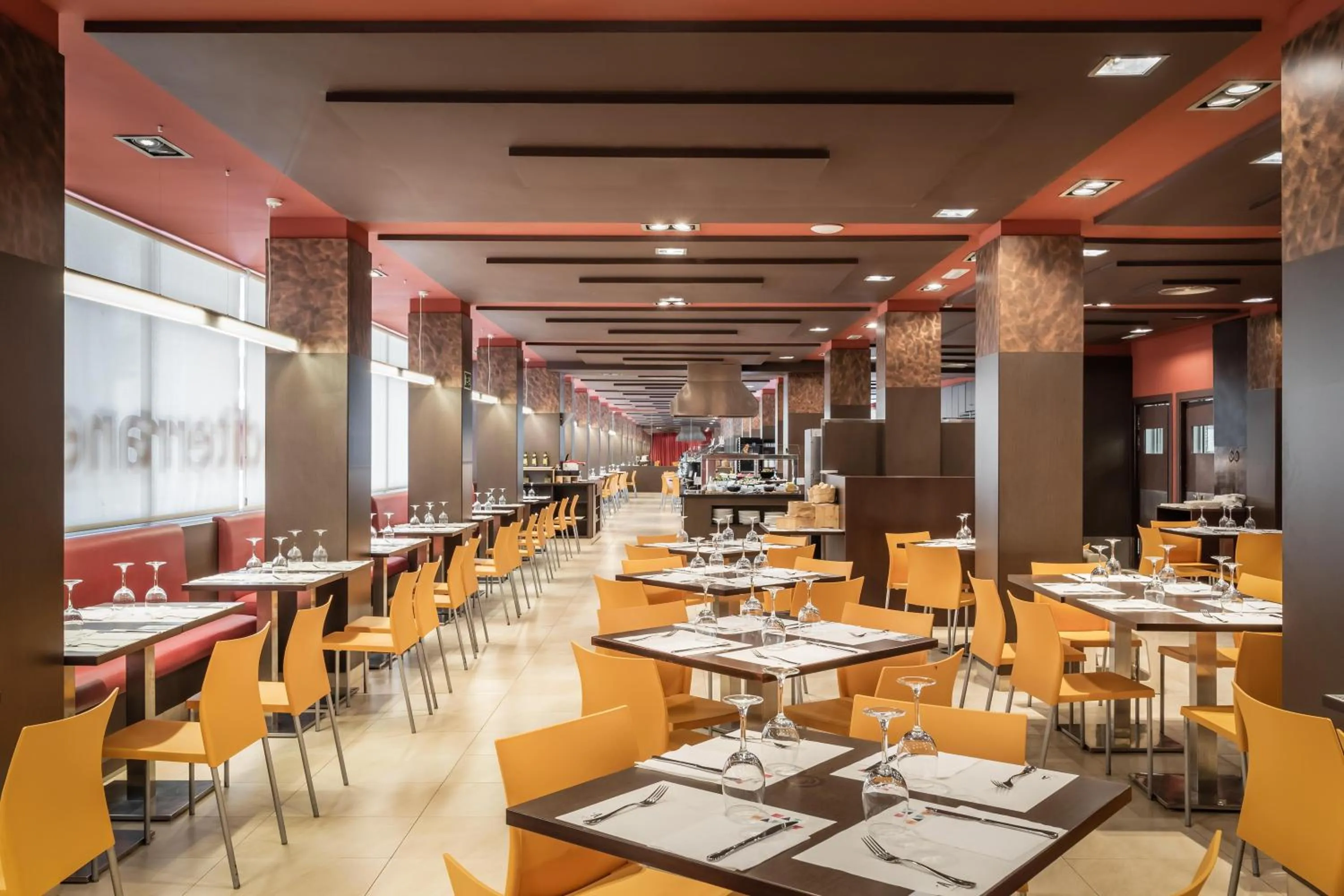 Restaurant/places to eat in ALEGRIA Plaza Paris 4*Sup