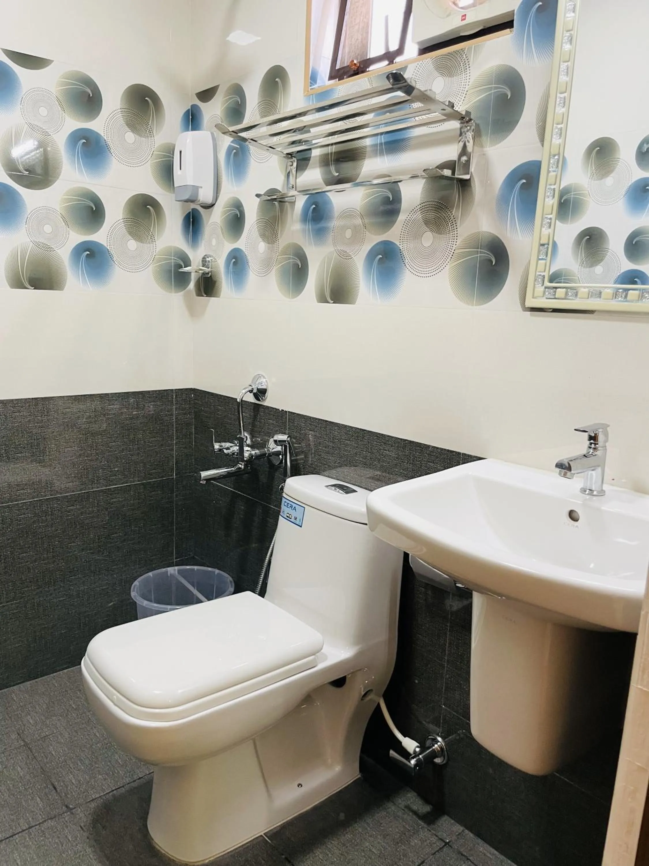 Toilet in Hotel Signature Cochin