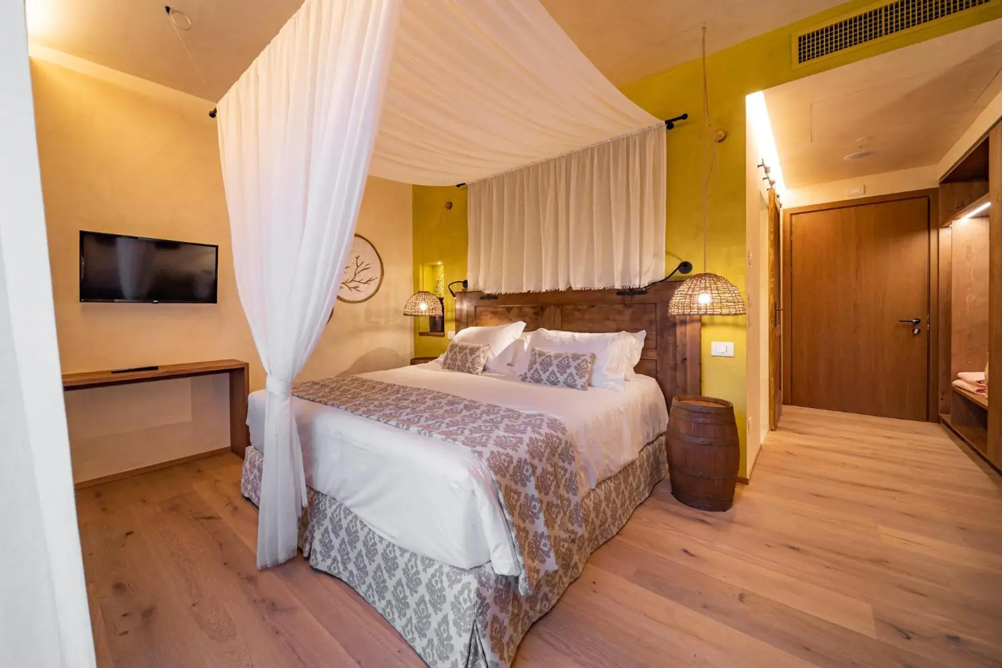 Junior Suite with Garden View in Conti Thun Wine Resort Junior Suite with Garden View in Conti Thun Wine Resort