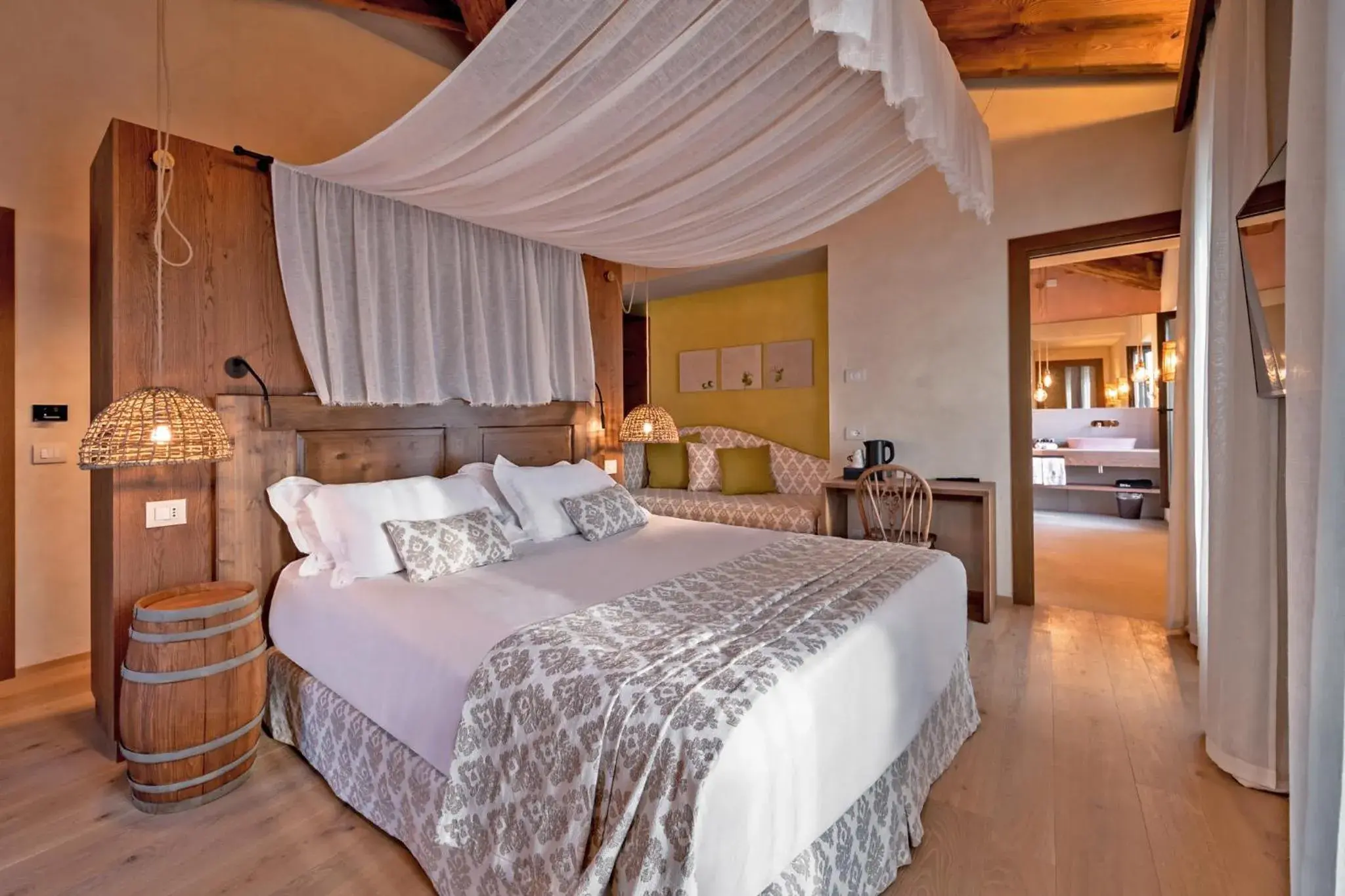 Deluxe King Room in Conti Thun Wine Resort Deluxe King Room in Conti Thun Wine Resort