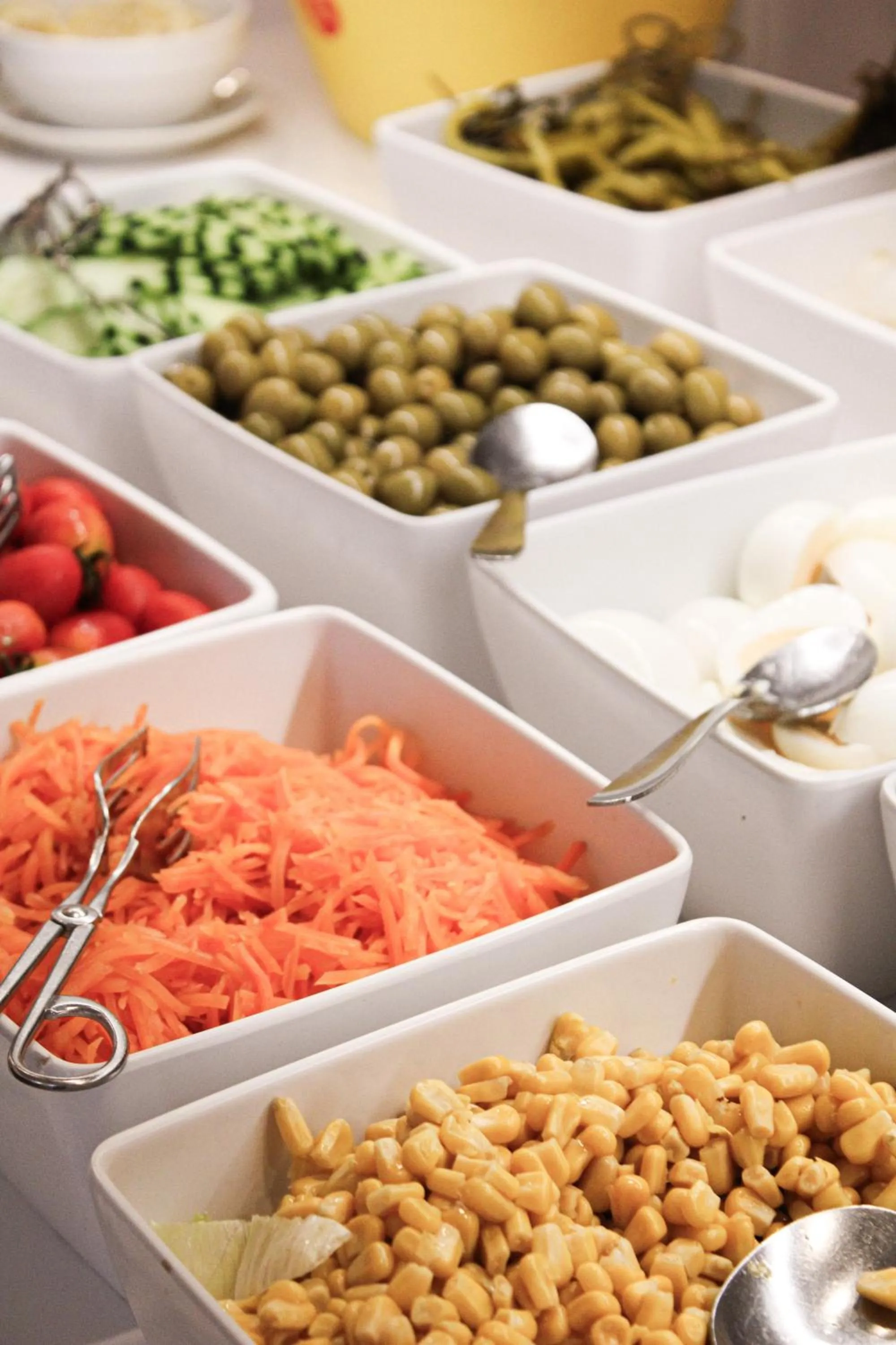 Restaurant/places to eat in Hotel Canada Palace