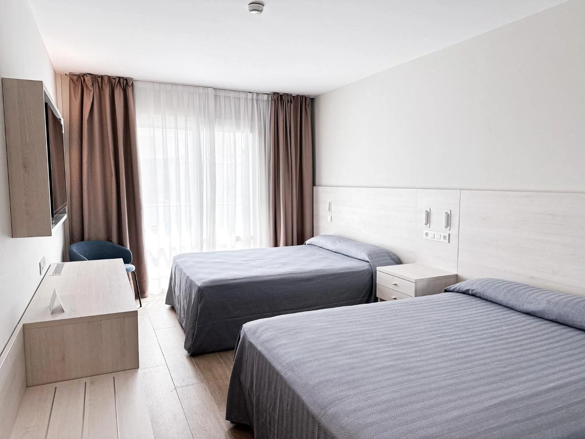 Photo of the whole room, Bed in Hotel Canada Palace