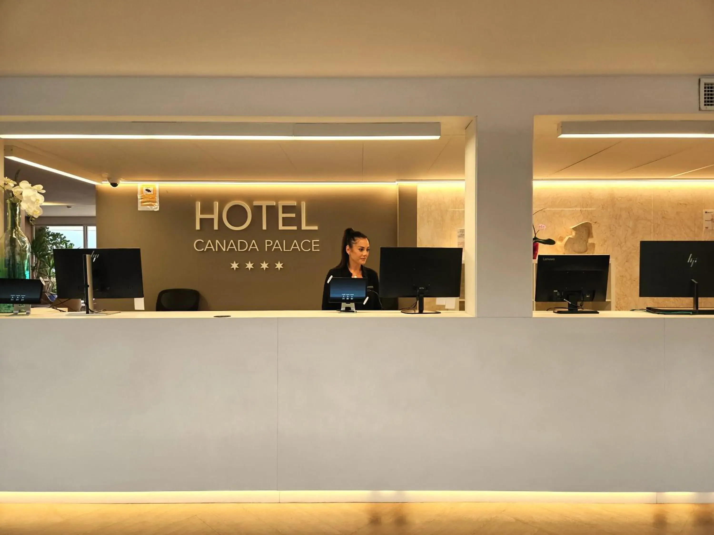 Lobby or reception in Hotel Canada Palace Lobby or reception in Hotel Canada Palace