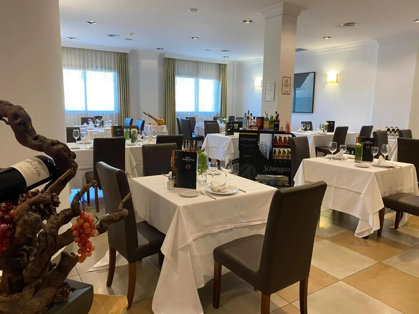 Restaurant/places to eat in Hotel Montera Plaza Restaurant/places to eat in Hotel Montera Plaza