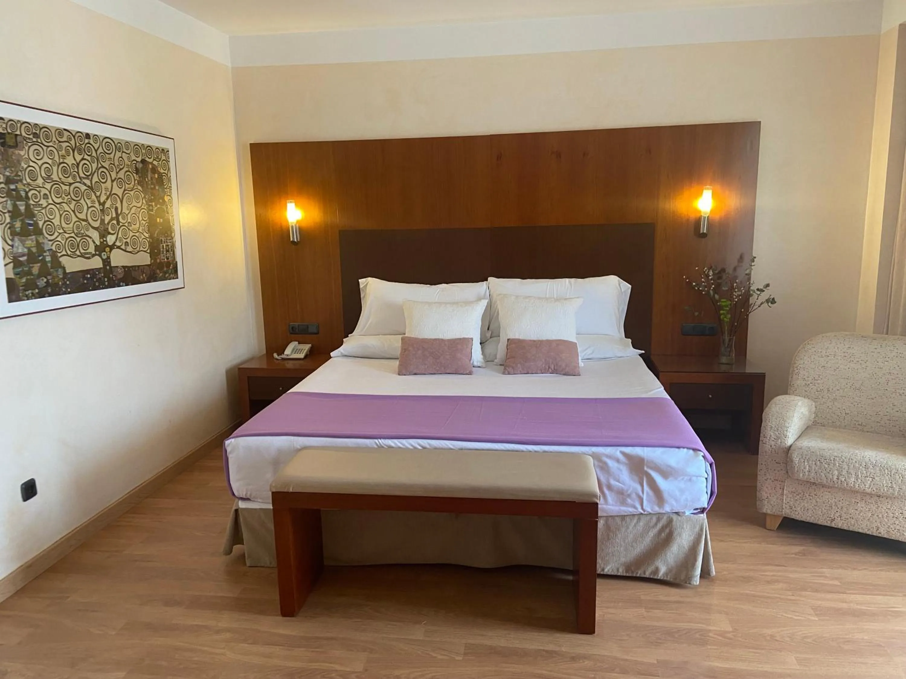 Bedroom, Bed in Hotel Montera Plaza