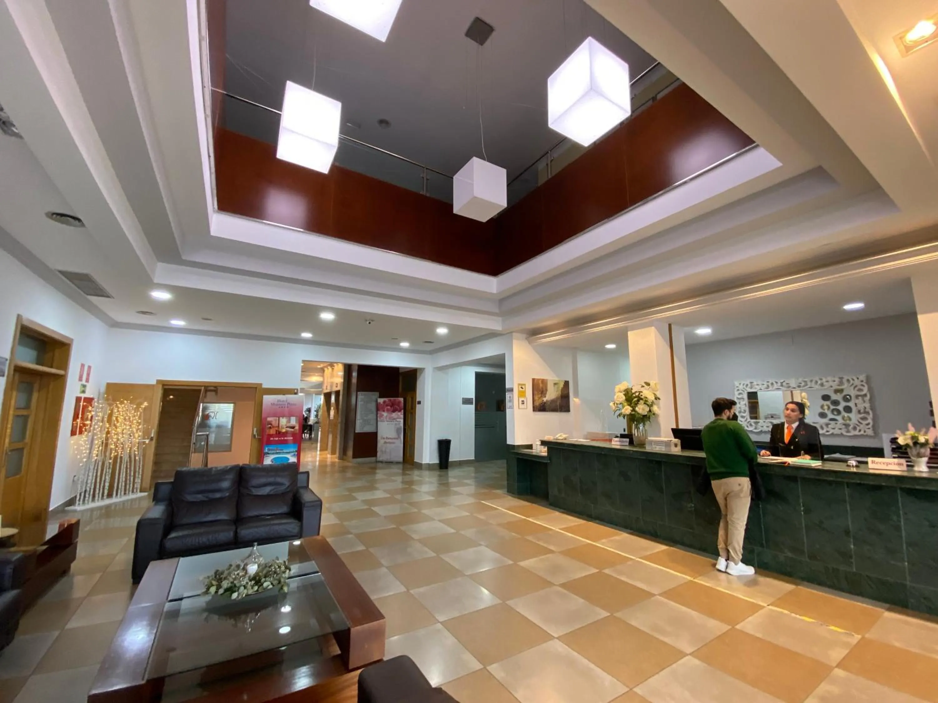 Lobby or reception in Hotel Montera Plaza