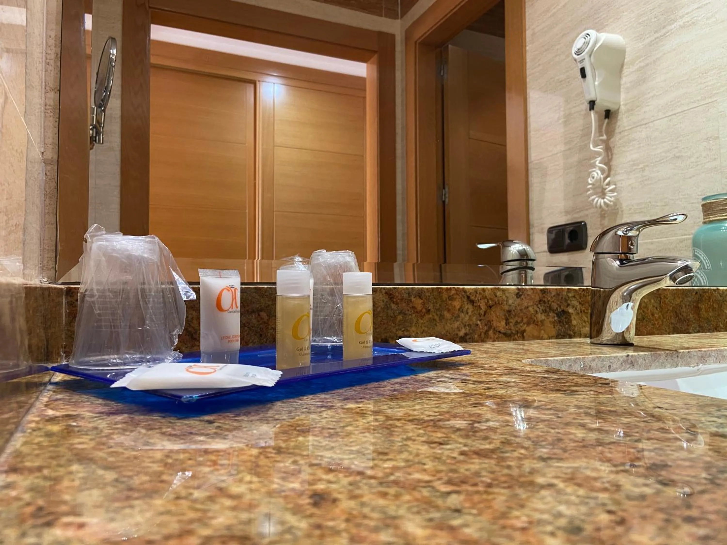 Bathroom in Hotel Montera Plaza