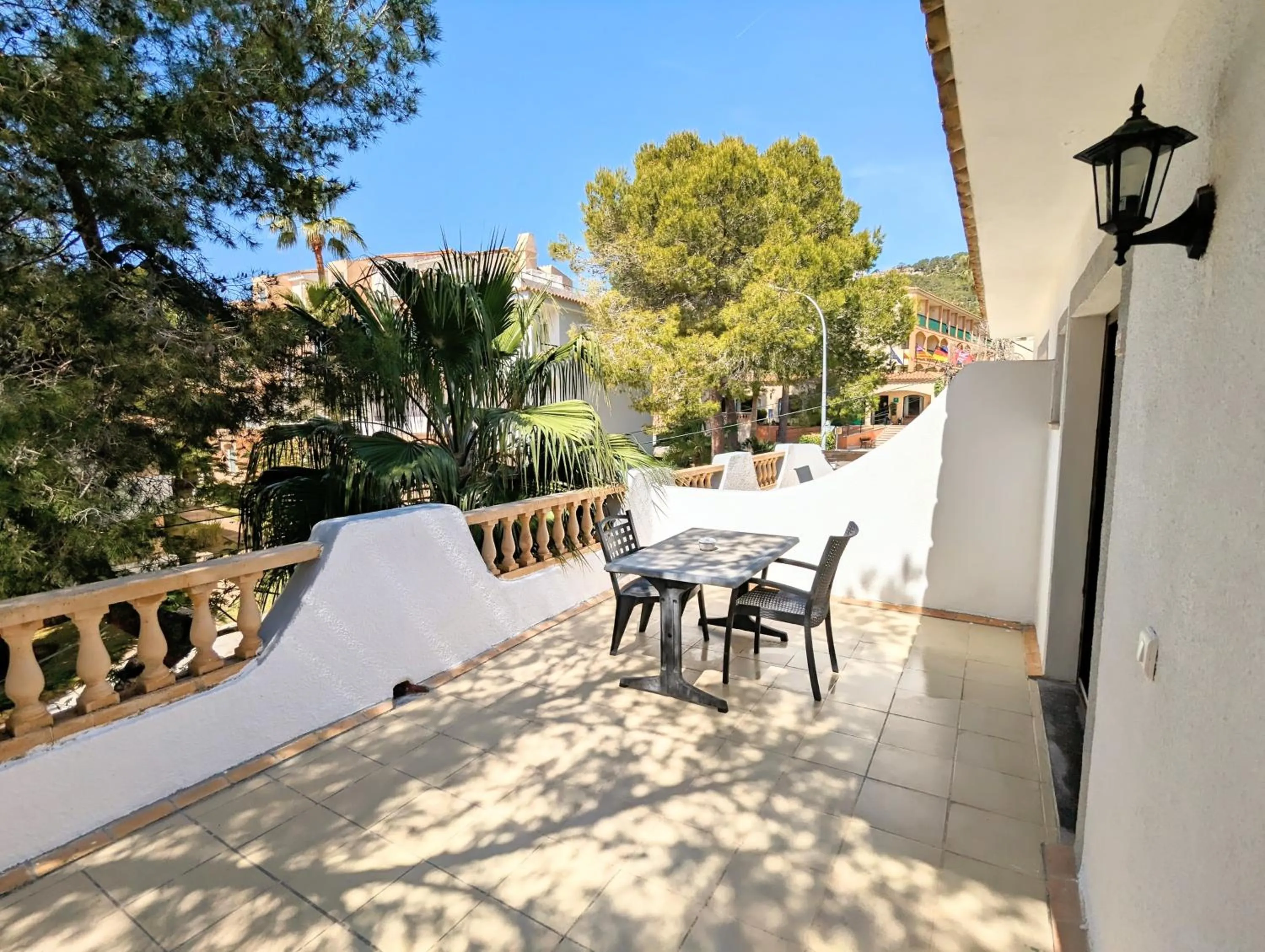 Balcony/Terrace in Don Carlos