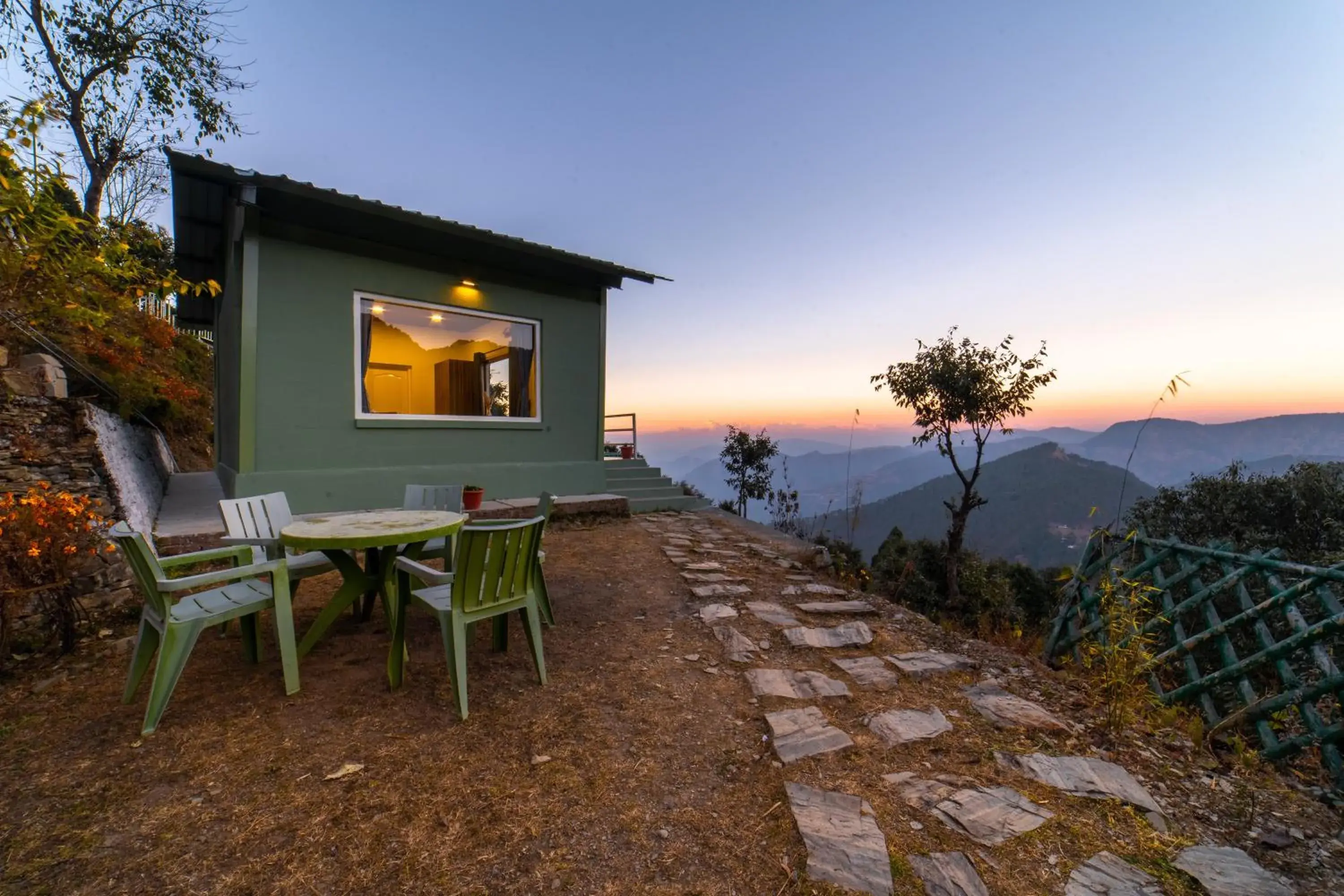 Property building in Zostel Plus Nainital (Naina Range) Property building in Zostel Plus Nainital (Naina Range)