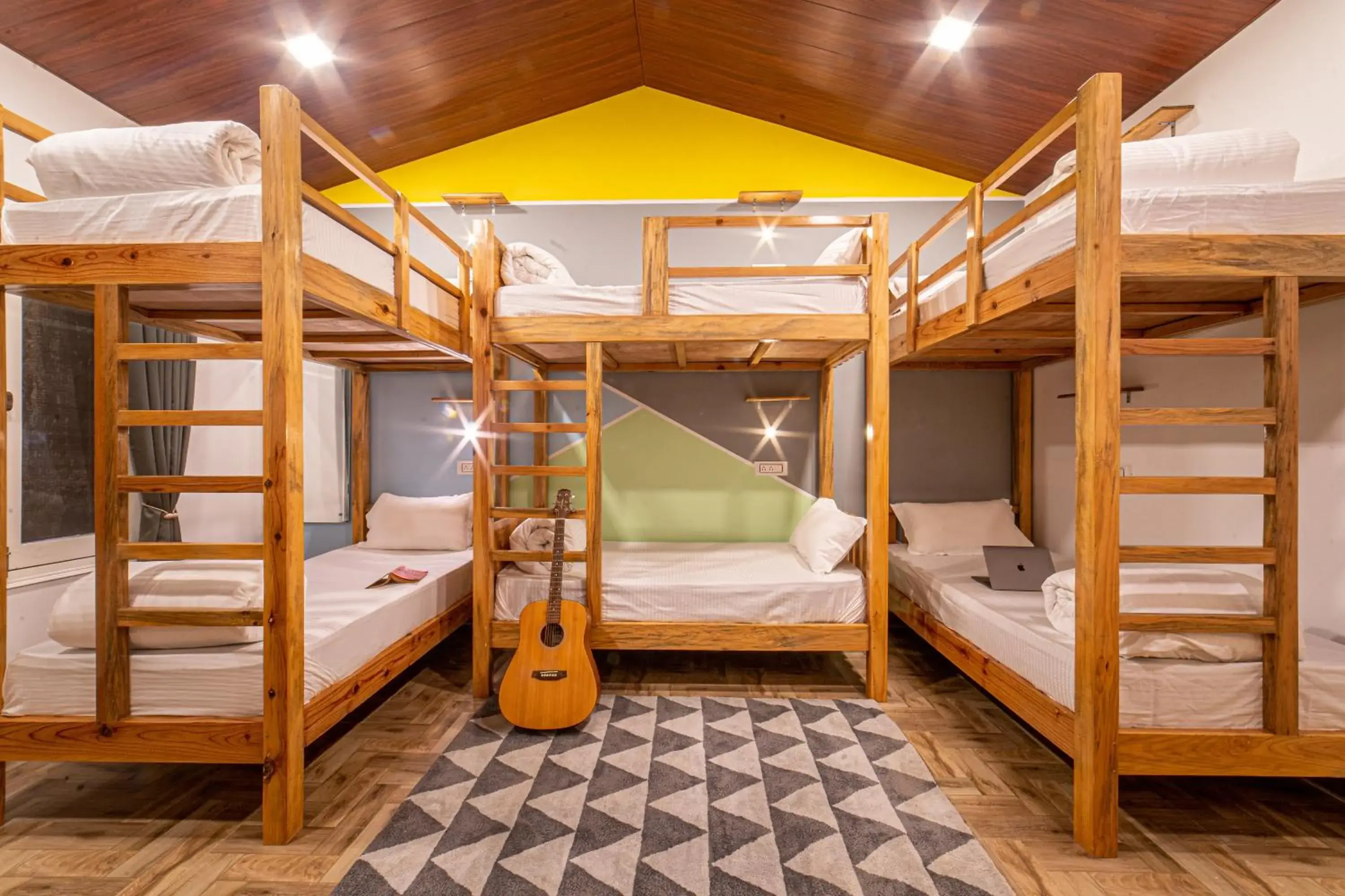 Bed in Zostel Plus Nainital (Naina Range) Bed in Zostel Plus Nainital (Naina Range)