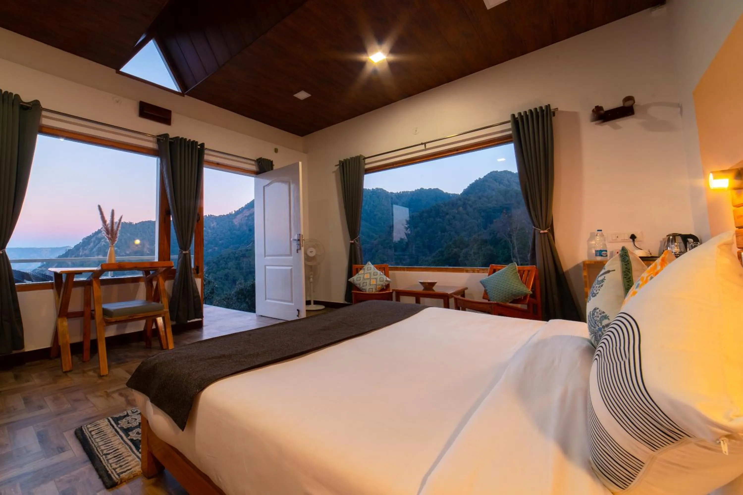 Bed in Zostel Plus Nainital (Naina Range)