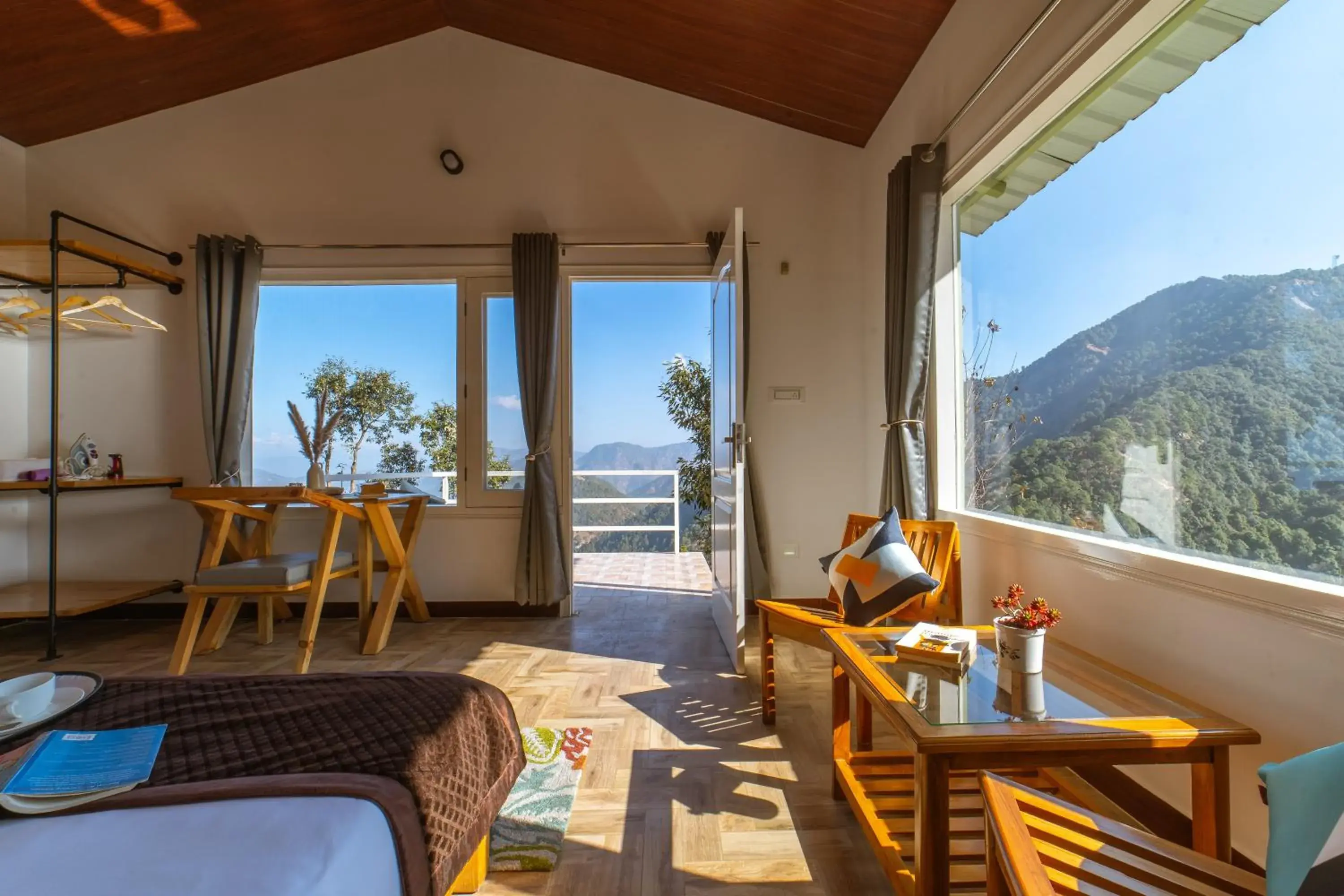 Bed in Zostel Plus Nainital (Naina Range) Bed in Zostel Plus Nainital (Naina Range)