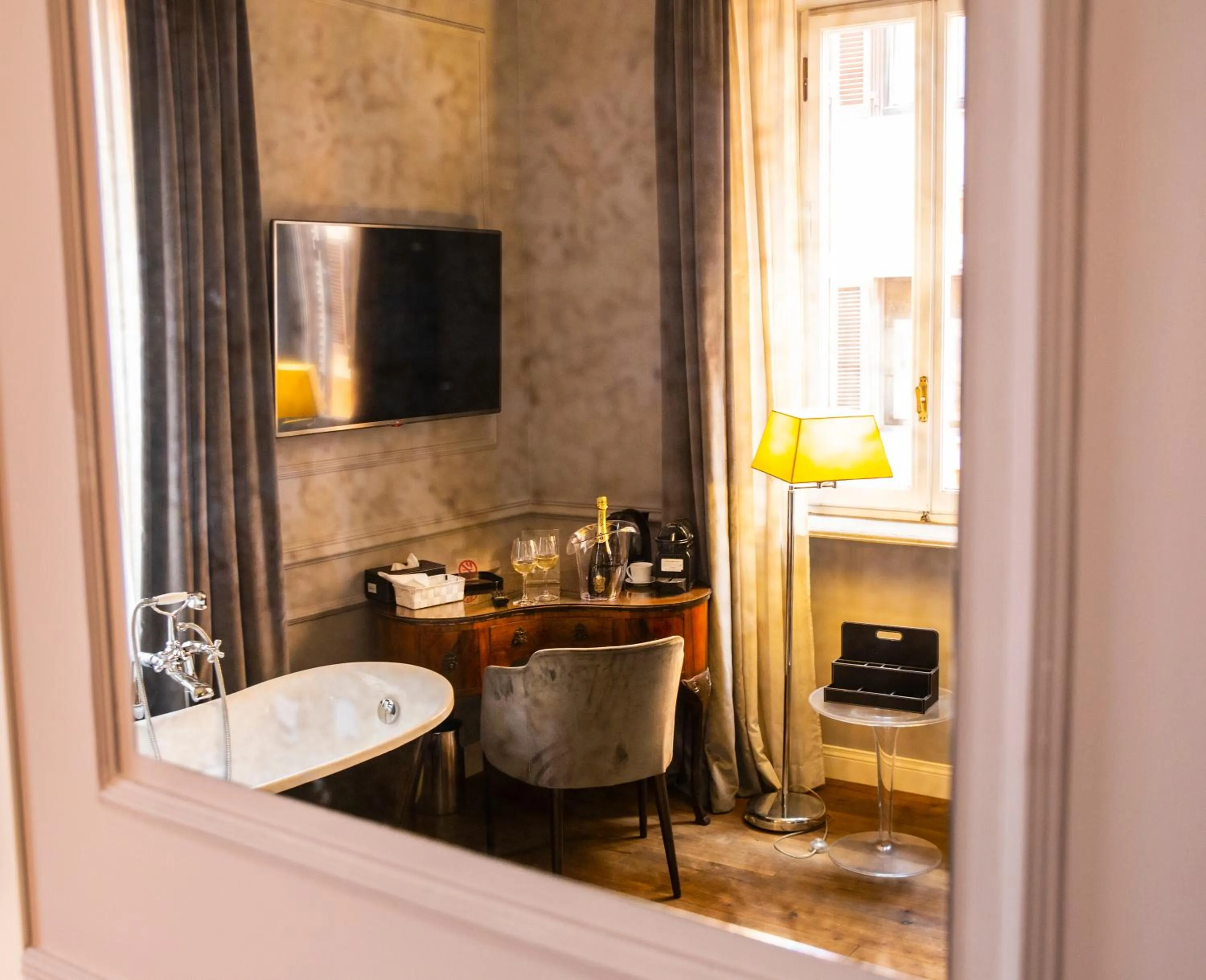 TV and multimedia in Relais San Lorenzo In Lucina