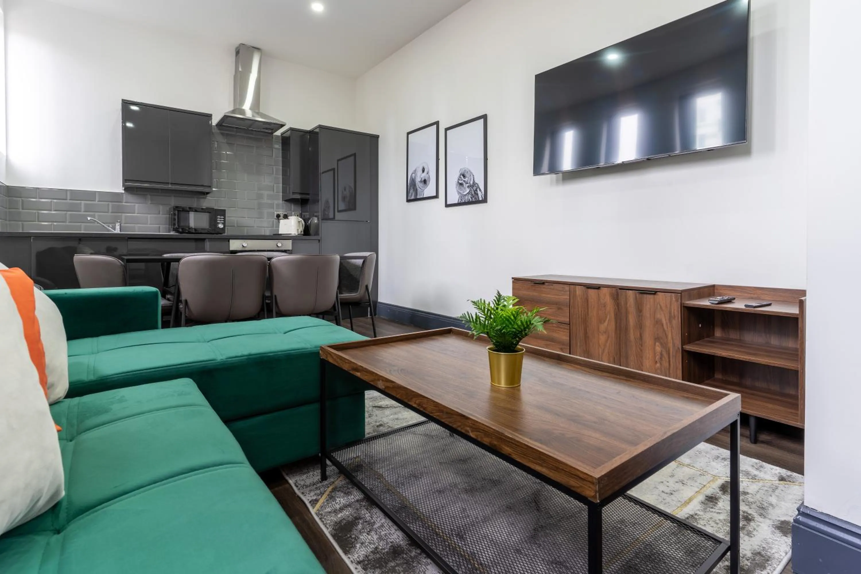 Two-Bedroom Standard Apartment in New Zealand House Apartments by Happy Days