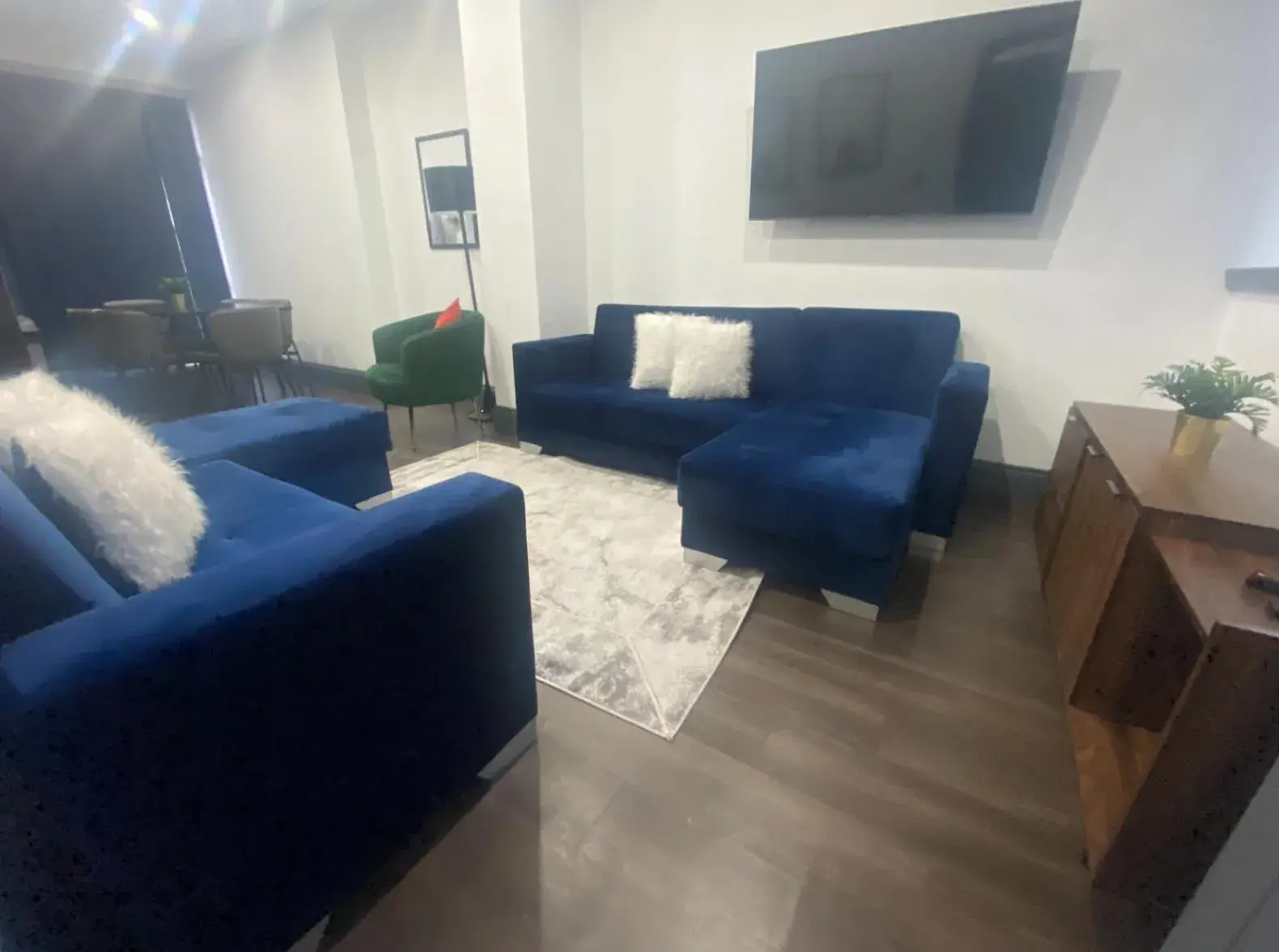 Two-Bedroom Deluxe Apartment in New Zealand House Apartments by Happy Days Two-Bedroom Deluxe Apartment in New Zealand House Apartments by Happy Days