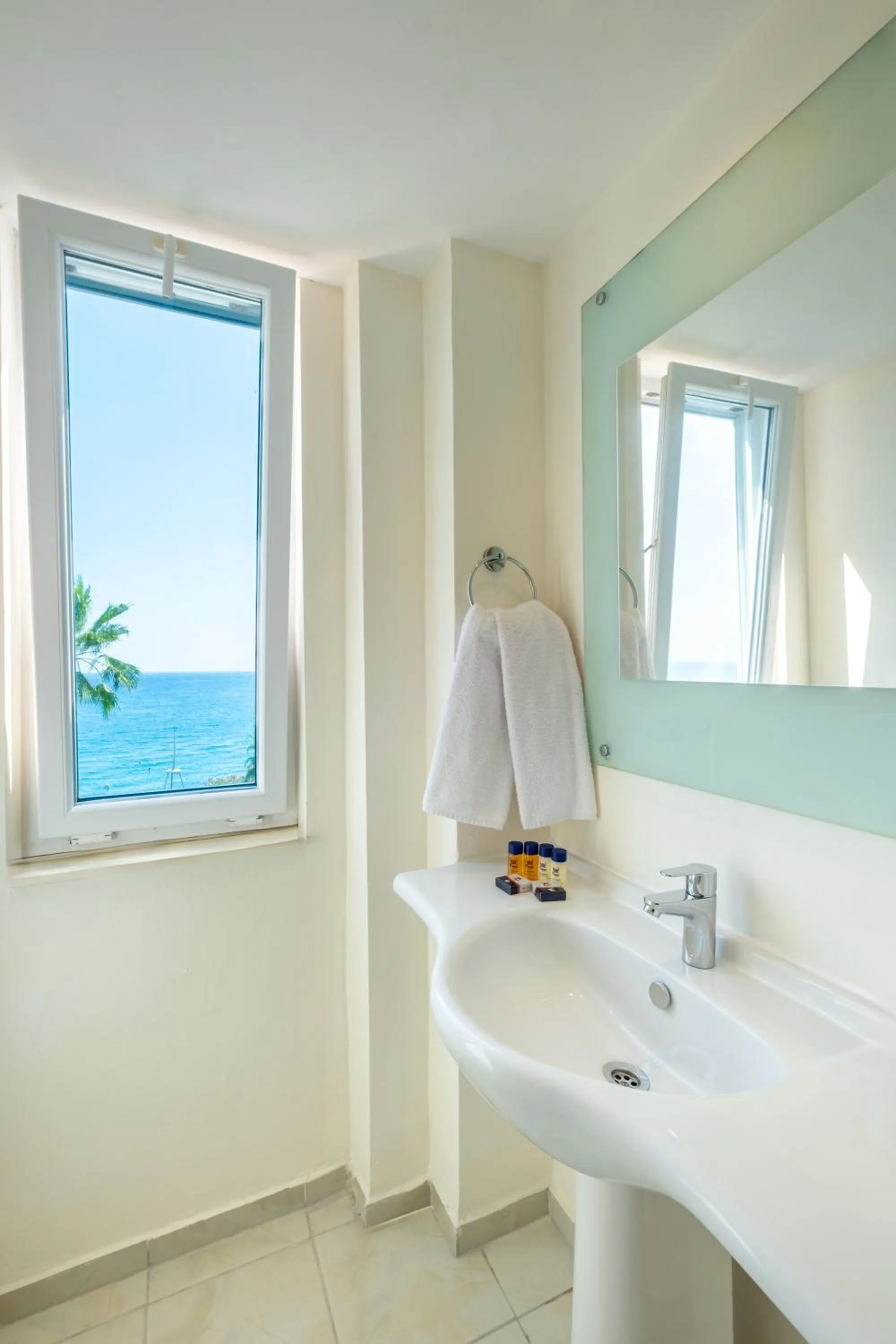 Viking Beach Hotel & Spa