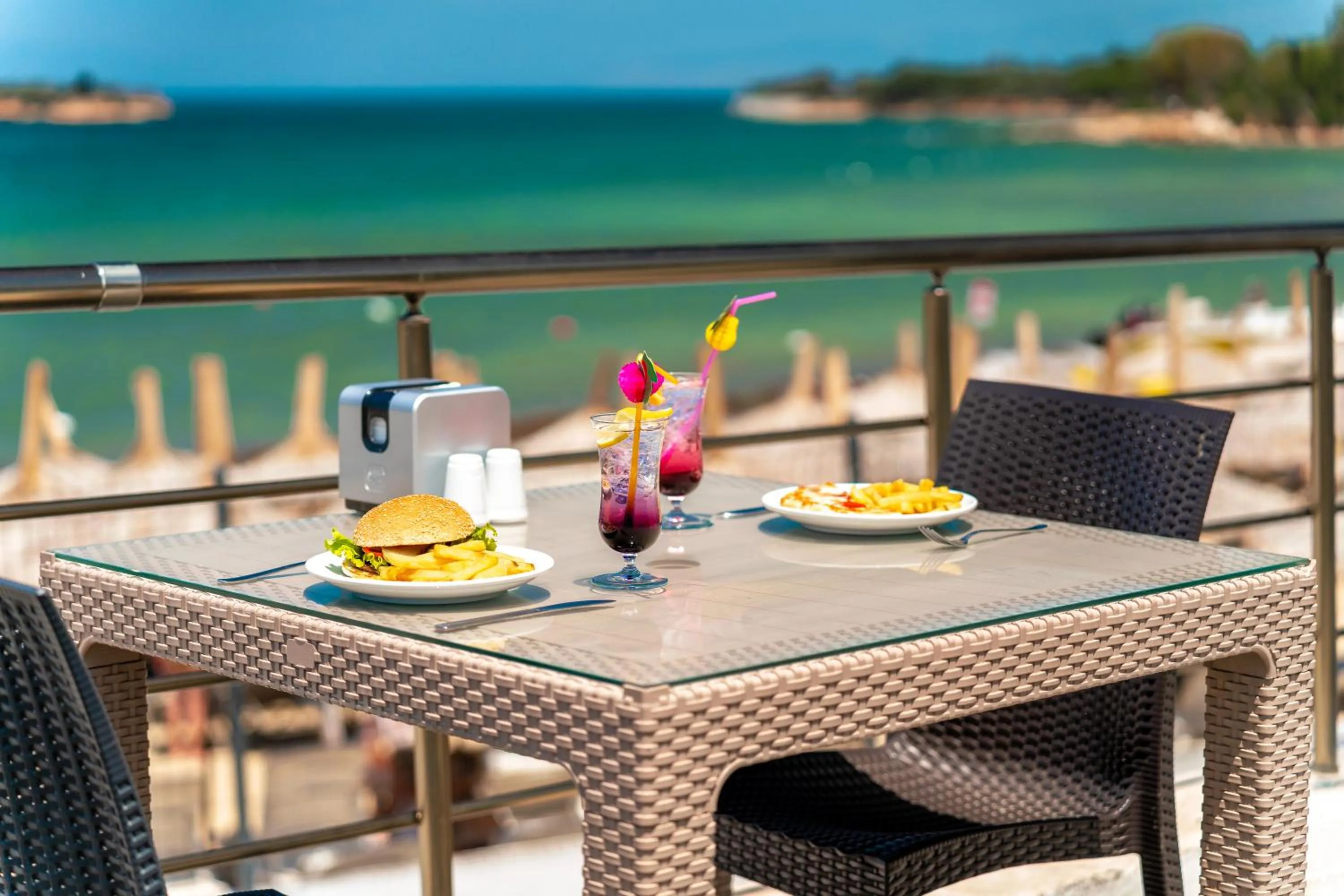 Restaurant/places to eat in LUCAS DIDIM RESORT