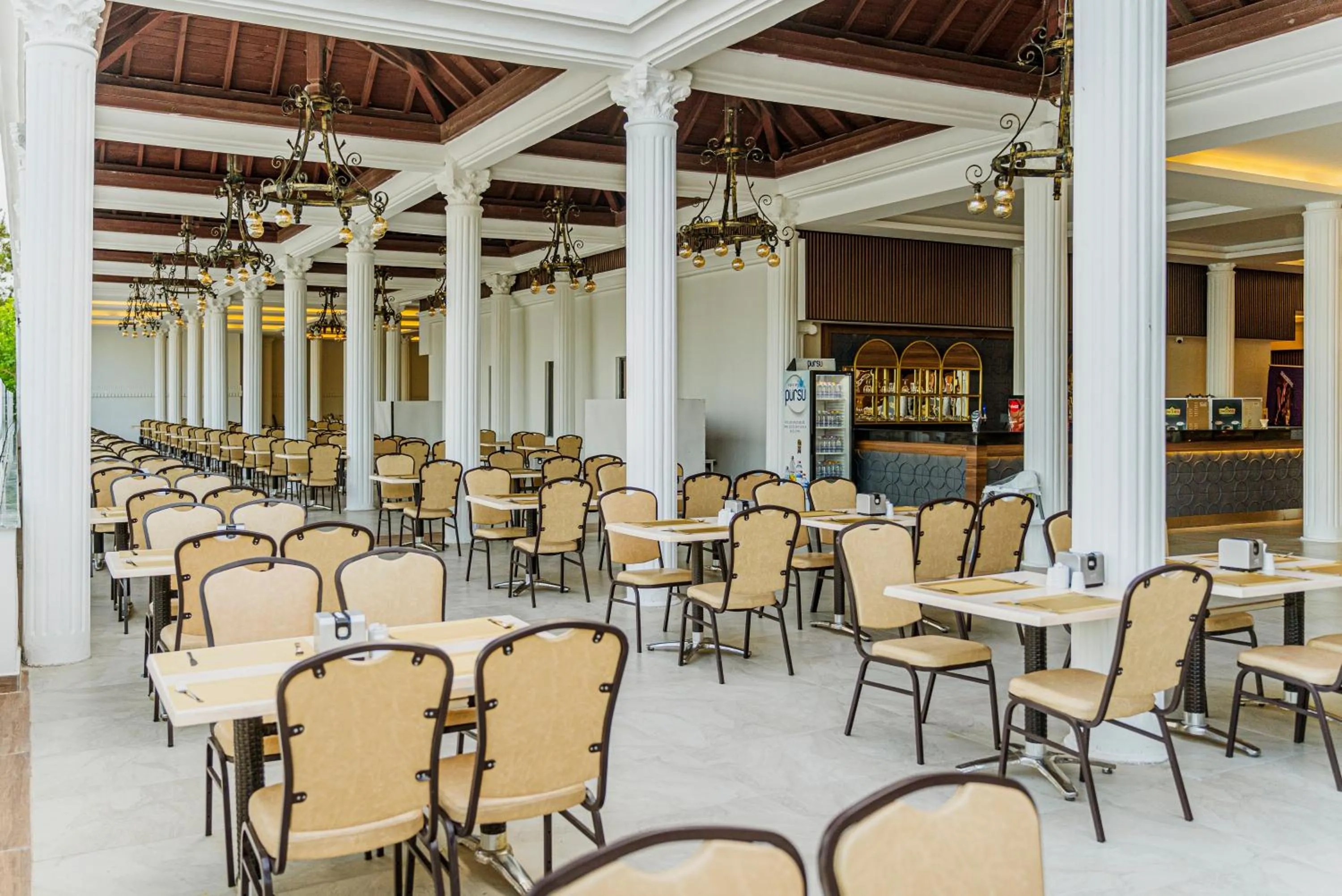 Restaurant/places to eat in LUCAS DIDIM RESORT