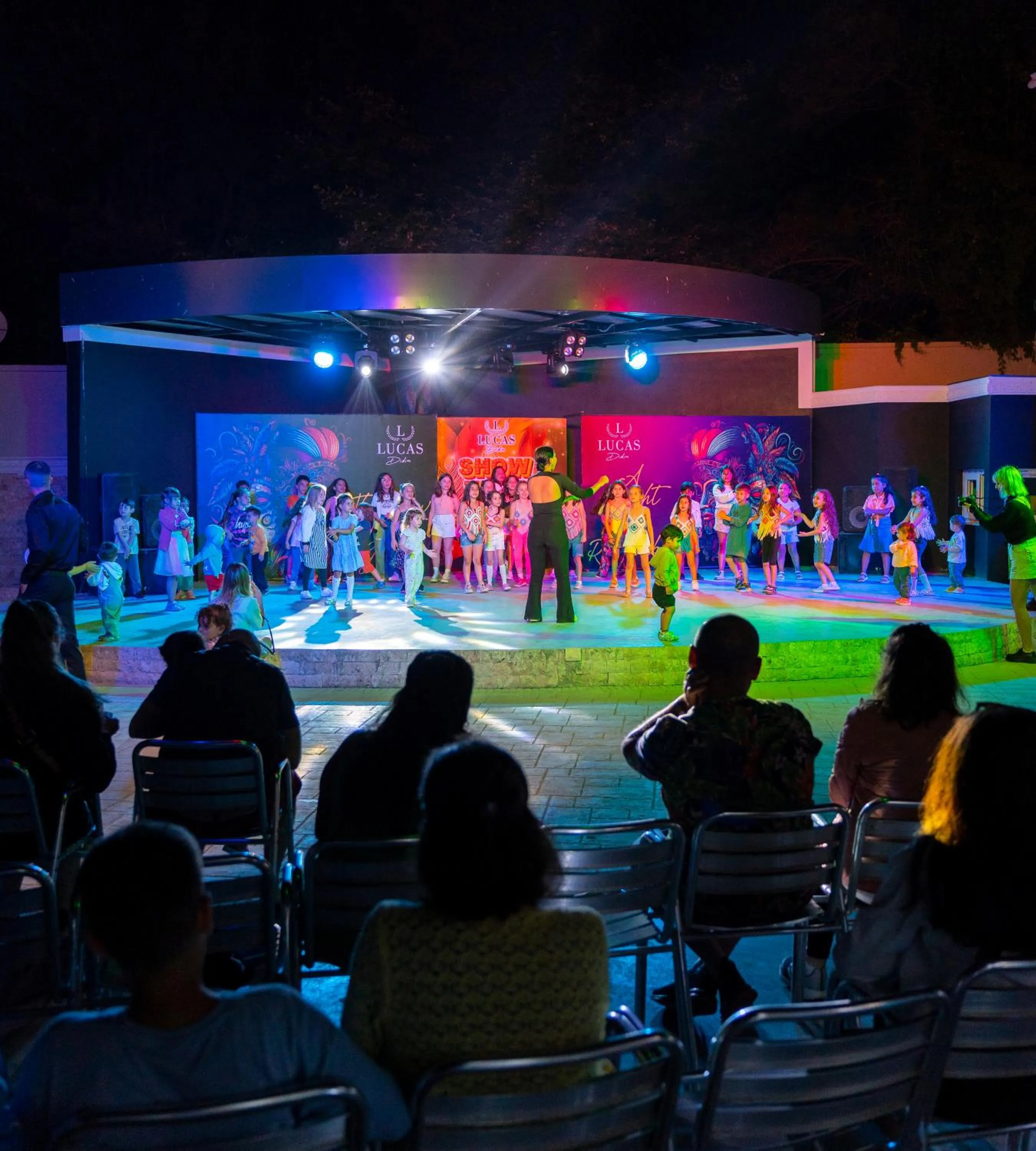 Evening entertainment in LUCAS DIDIM RESORT