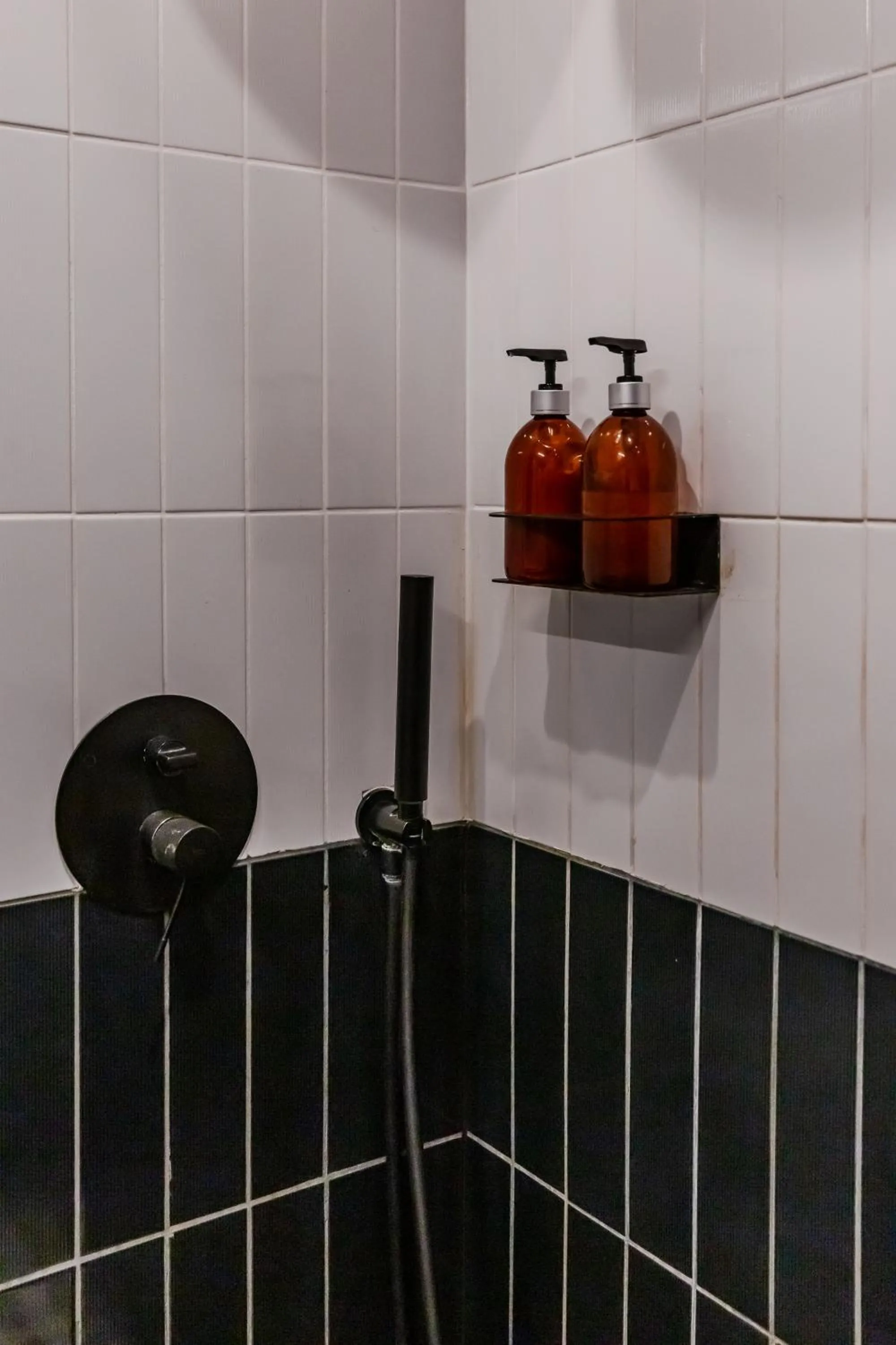 Shower in SoHo Athinas 60