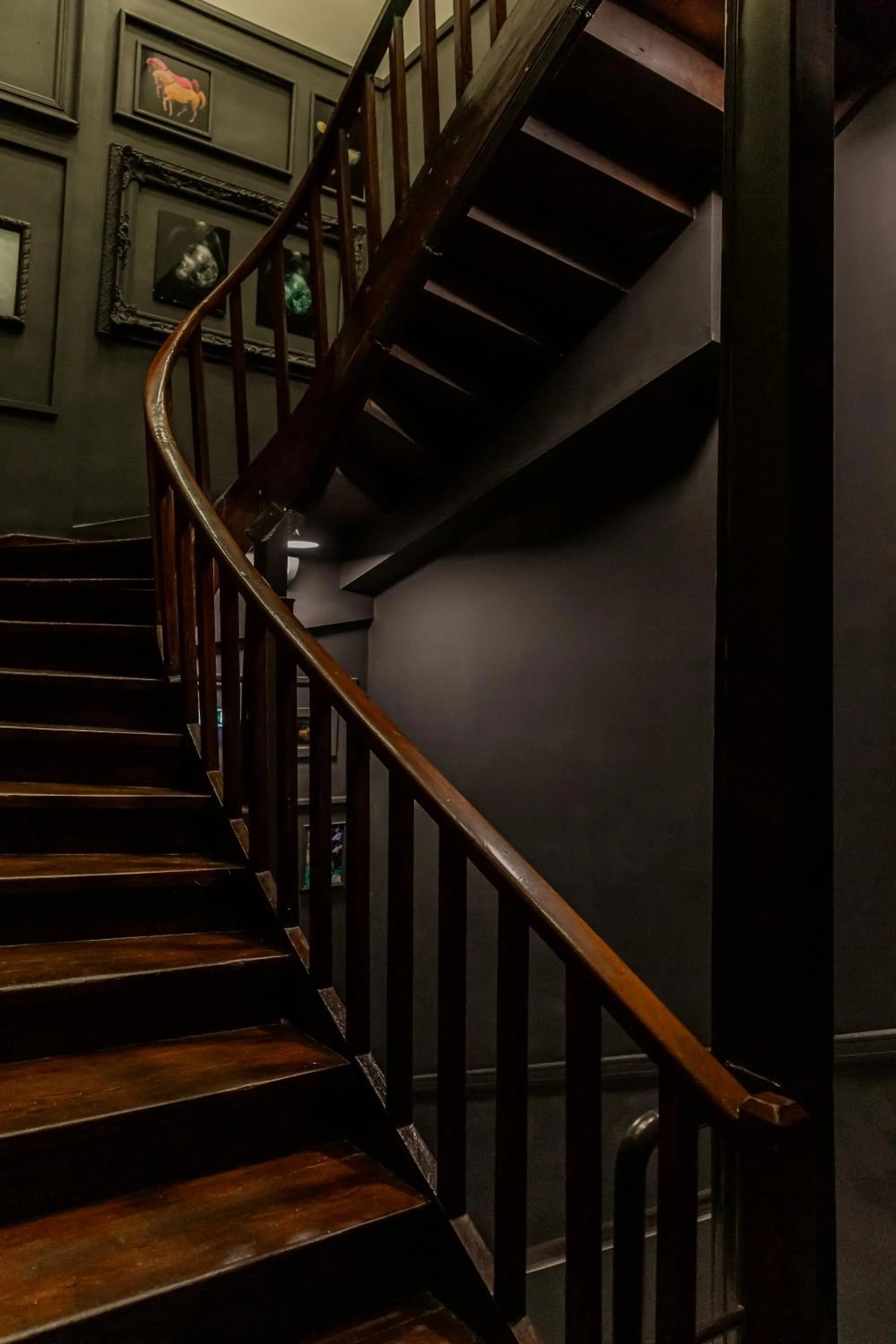 Decorative detail in SoHo Athinas 60
