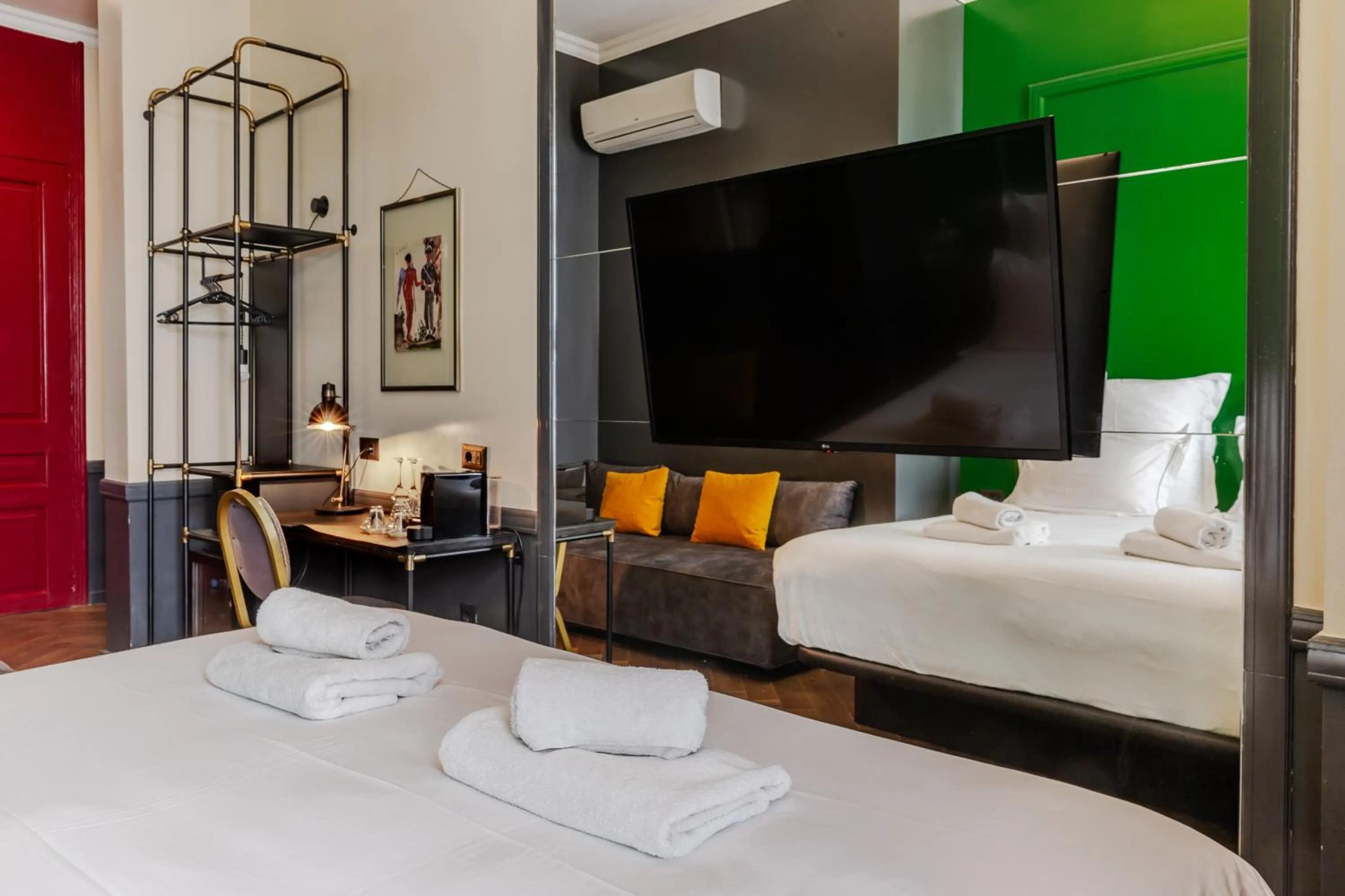 Bed in SoHo Athinas 60