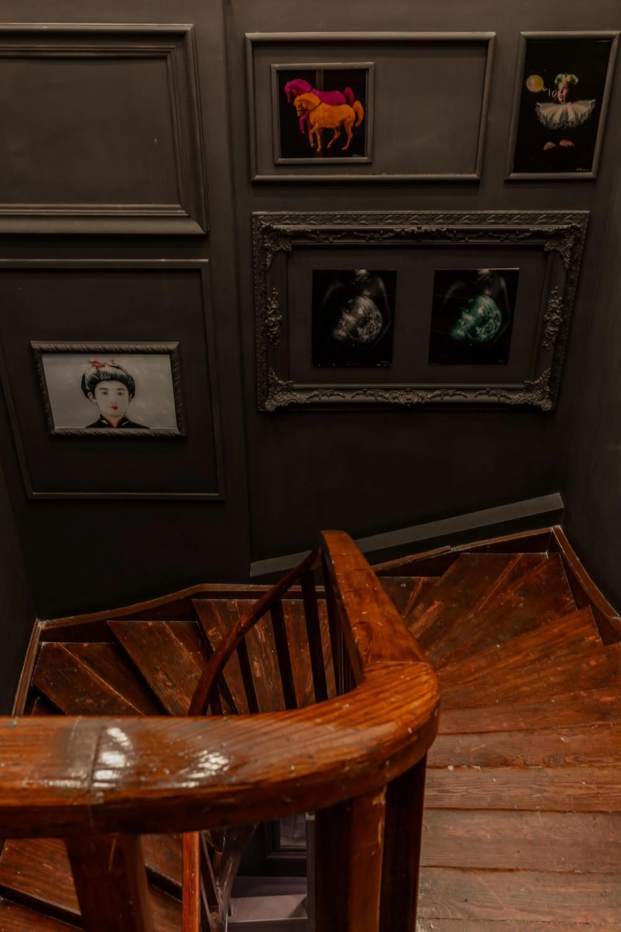 Decorative detail in SoHo Athinas 60