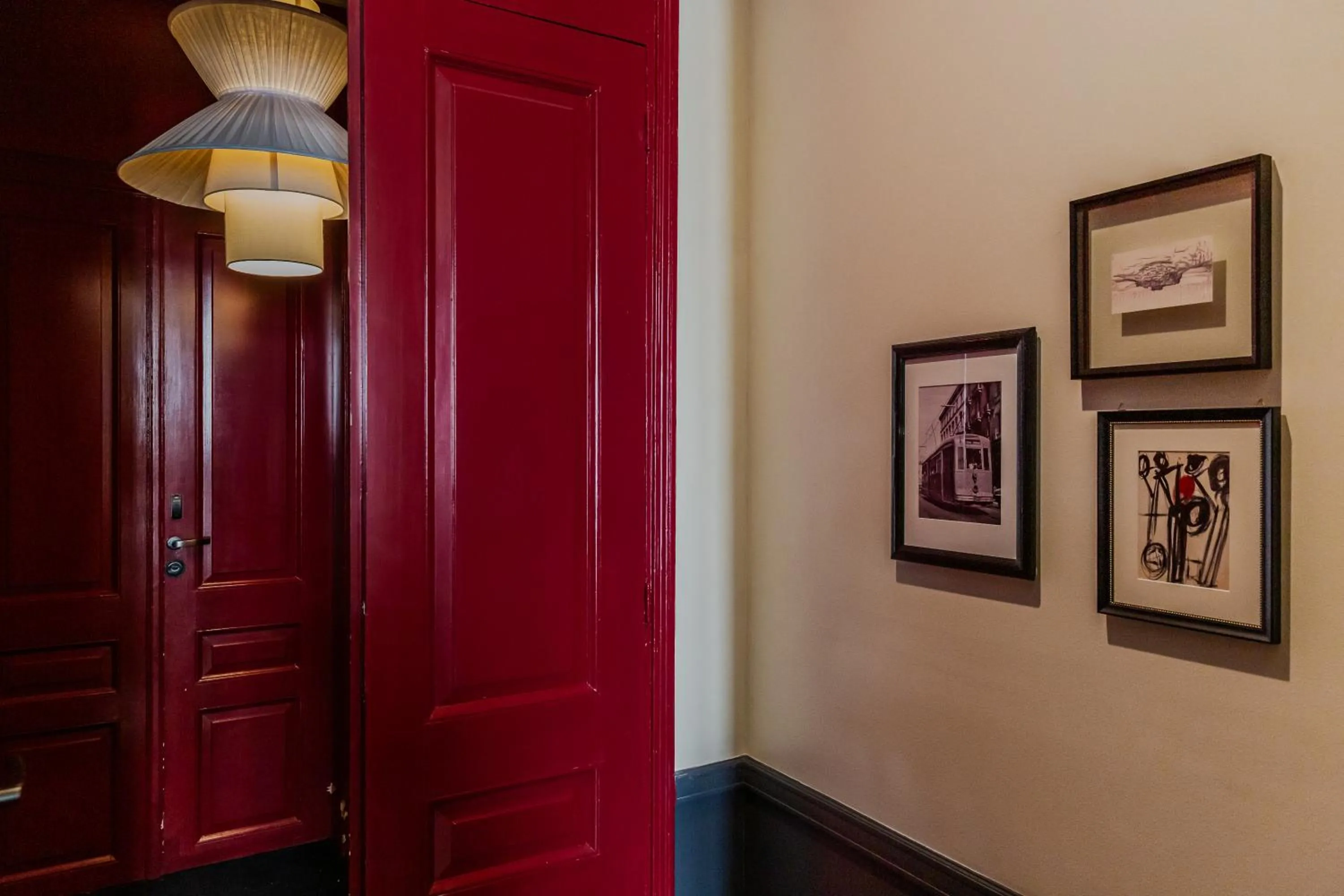Decorative detail in SoHo Athinas 60