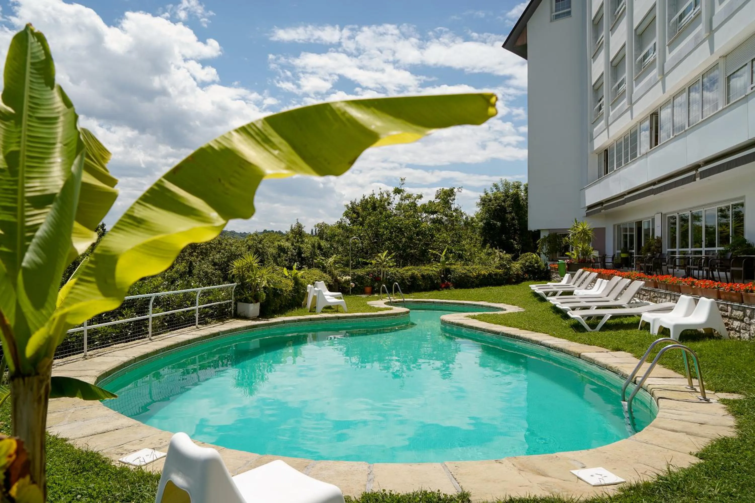 Swimming pool in Hotel Avenida