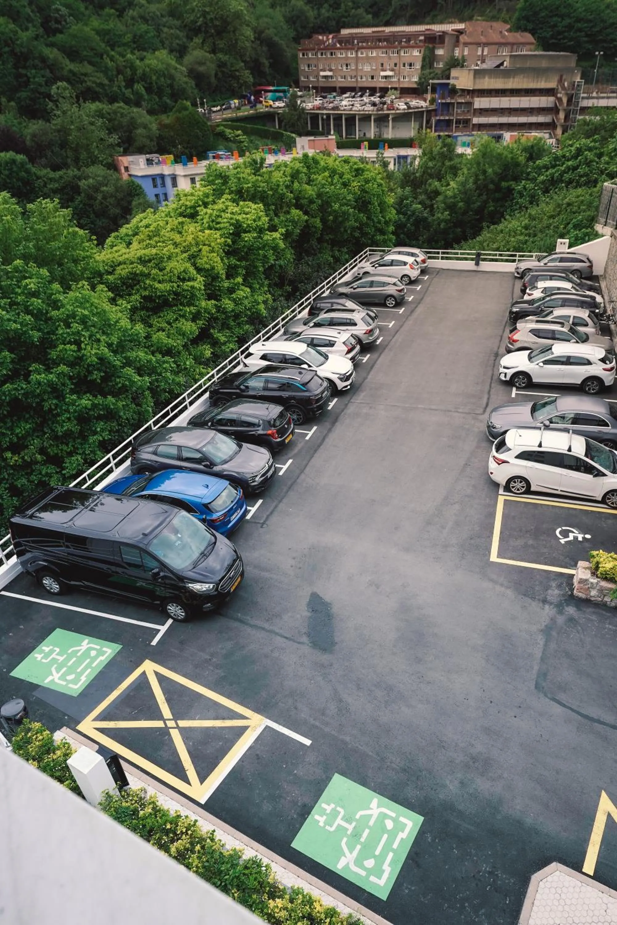 Parking in Hotel Avenida