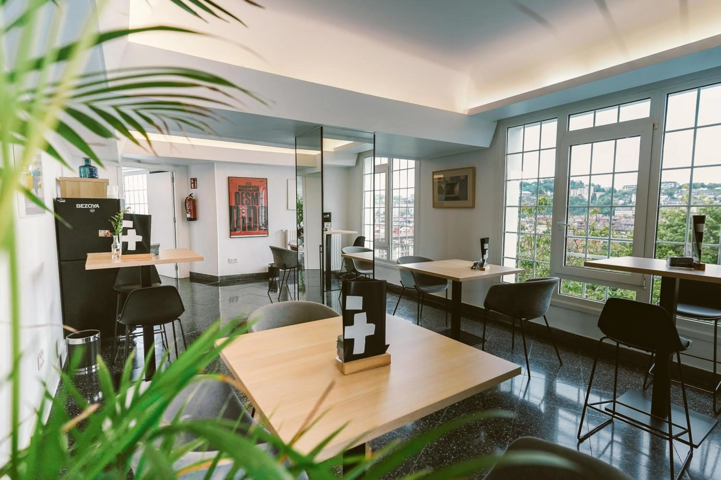 Communal lounge/ TV room in Hotel Avenida