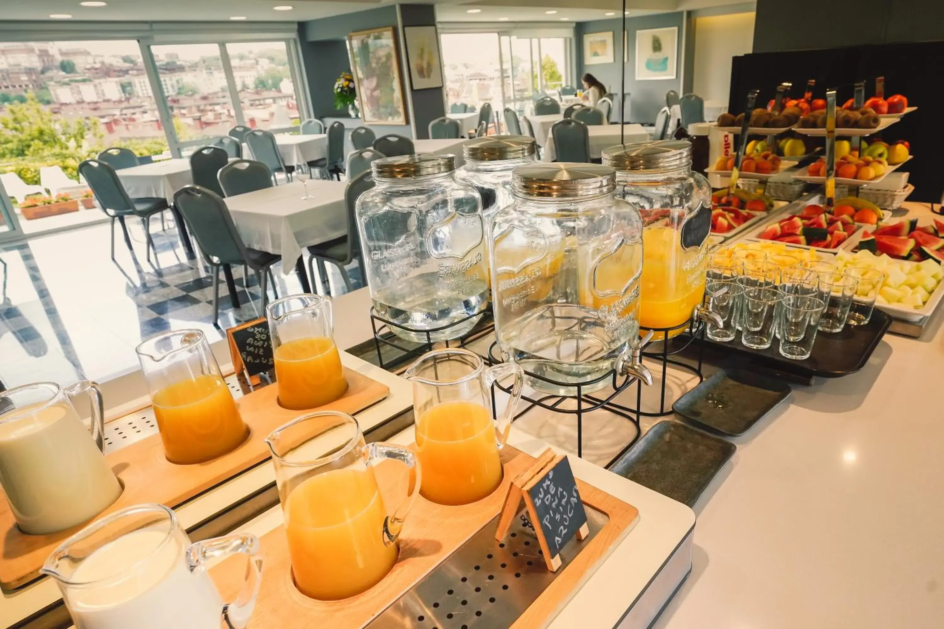 Breakfast in Hotel Avenida Breakfast in Hotel Avenida