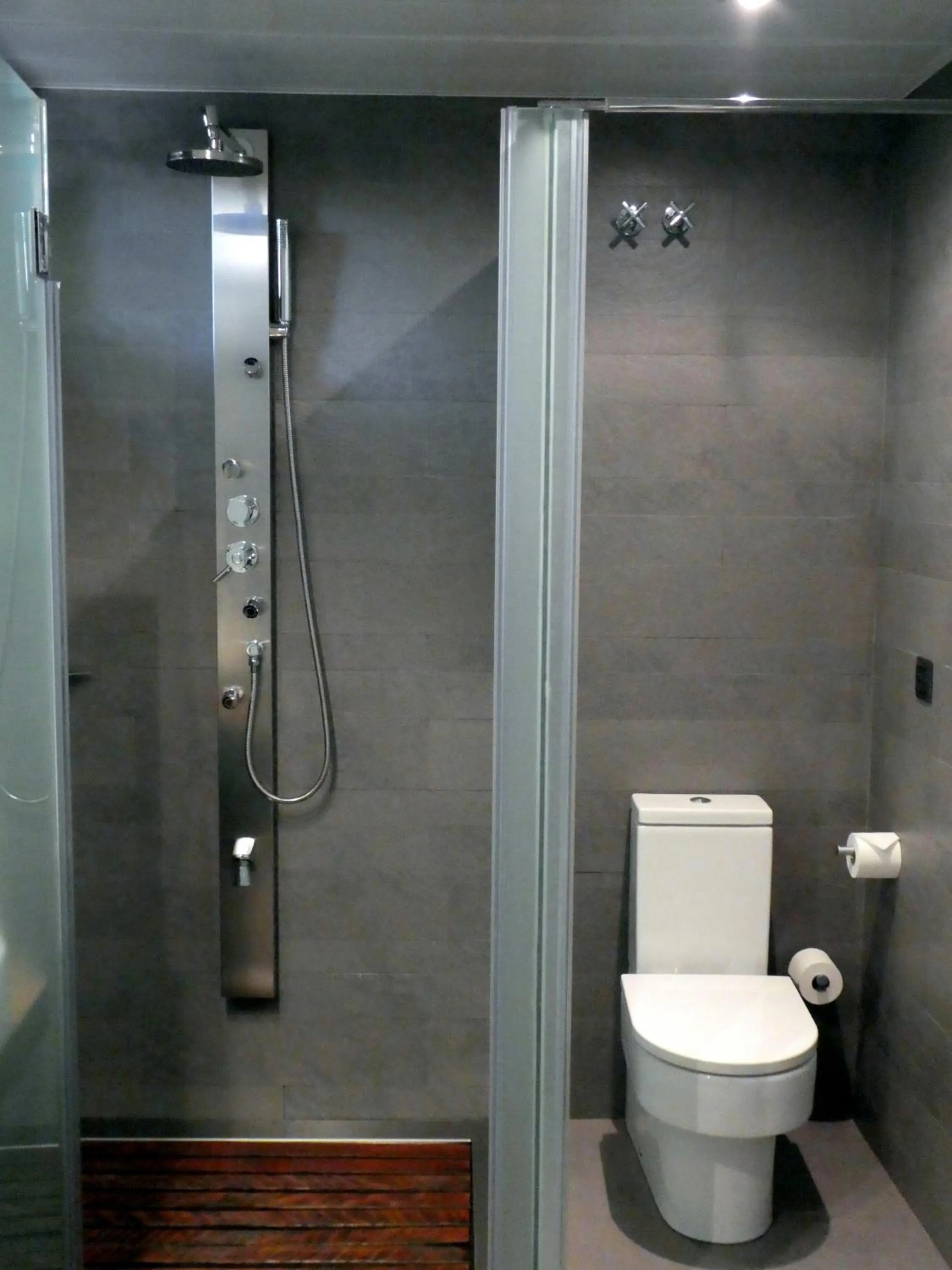 Shower in Hotel Villa Paulita