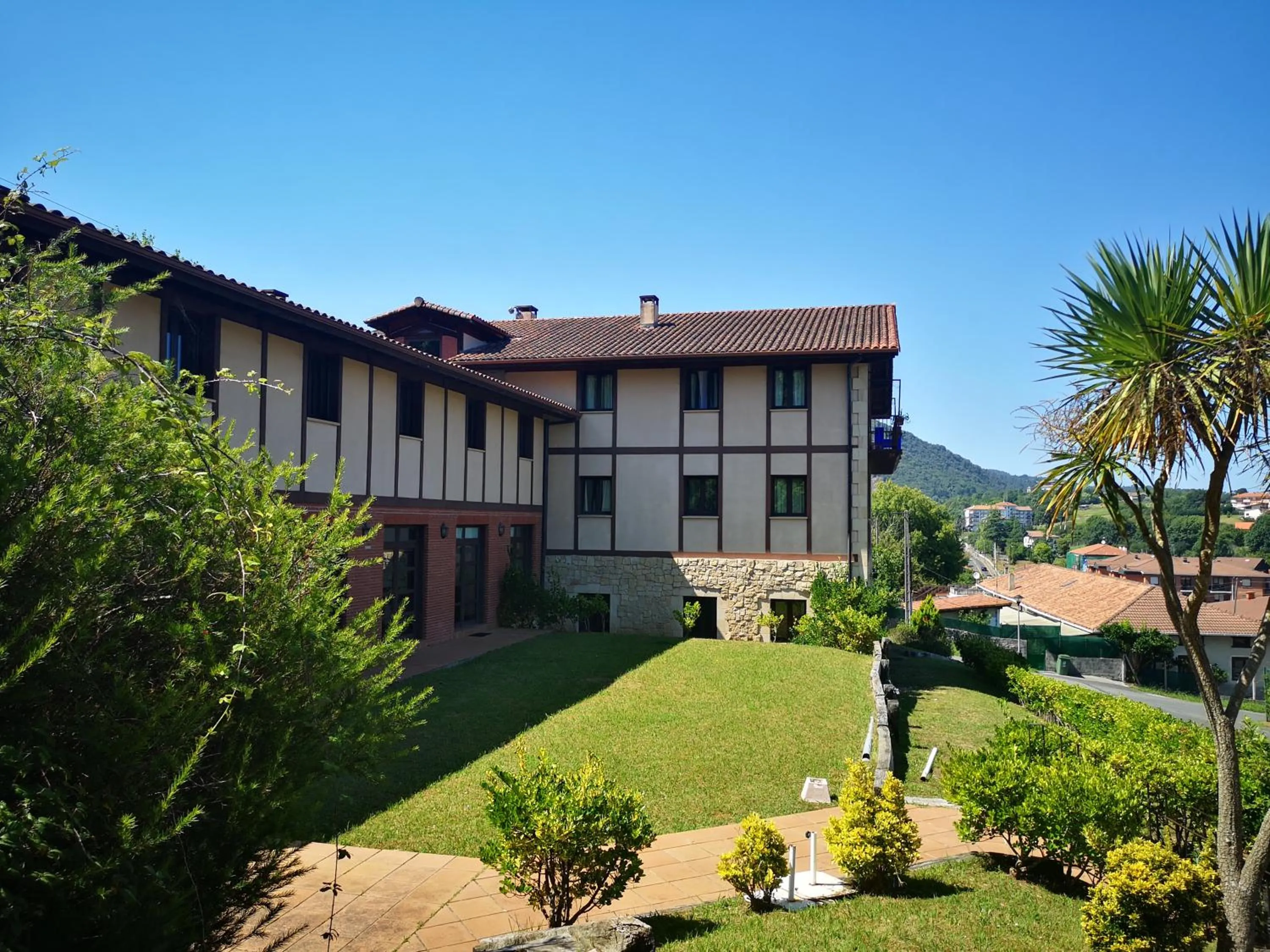 Property building in Hotel Ibaigune