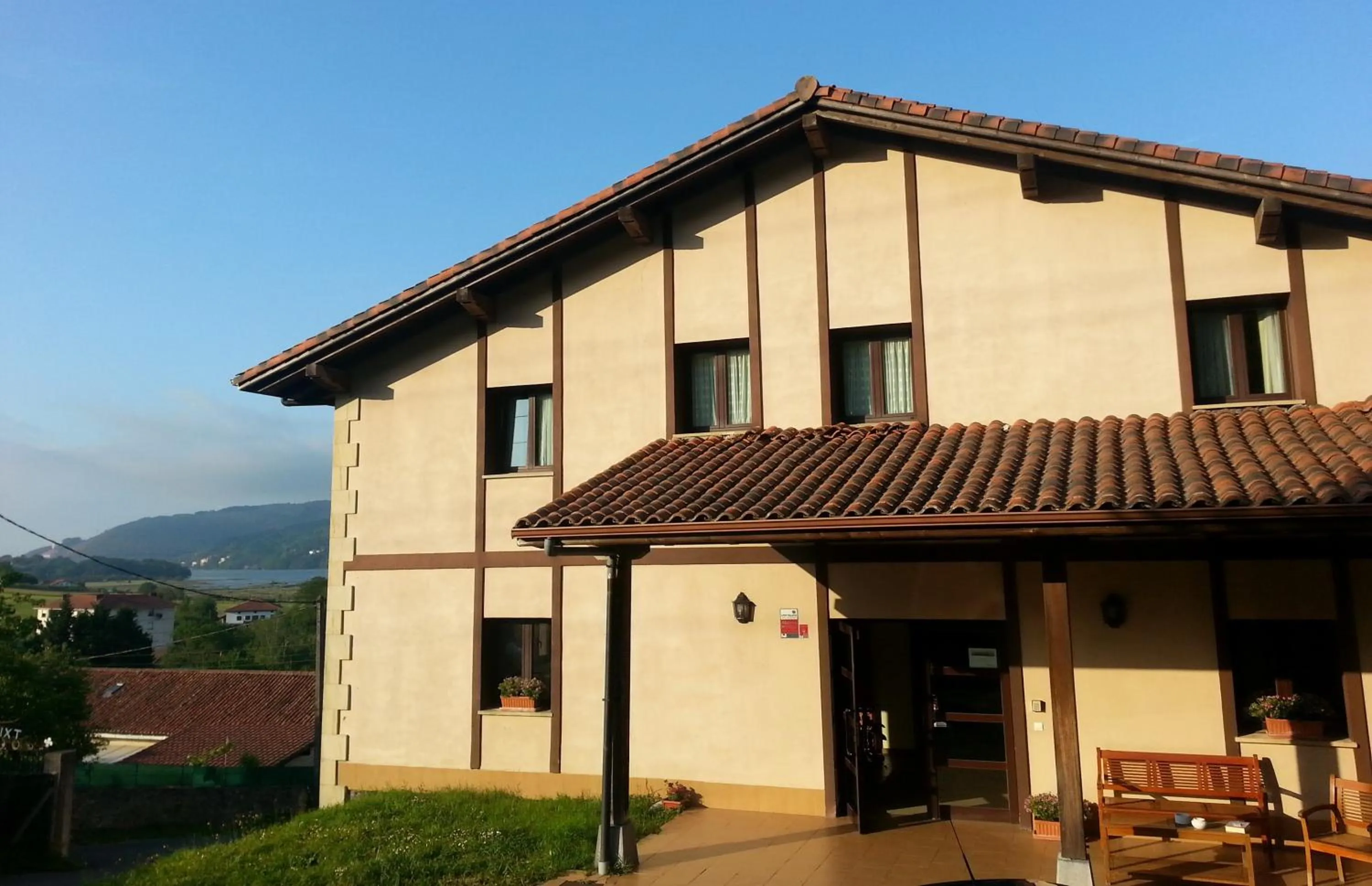 Facade/entrance in Hotel Ibaigune