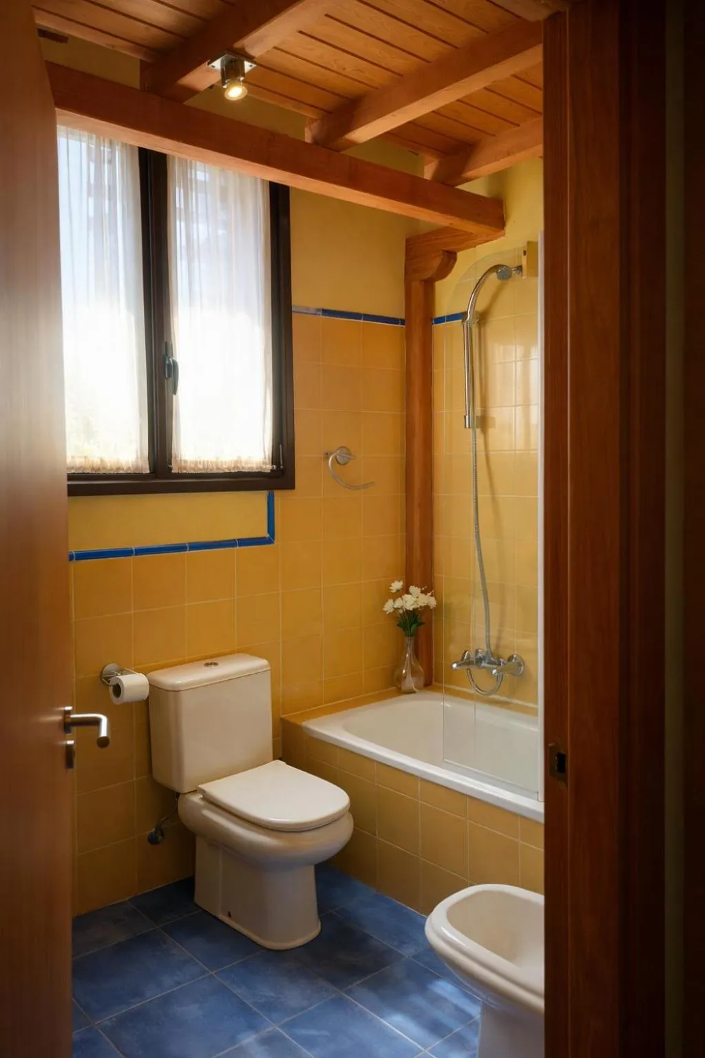 Toilet in Hotel Ibaigune