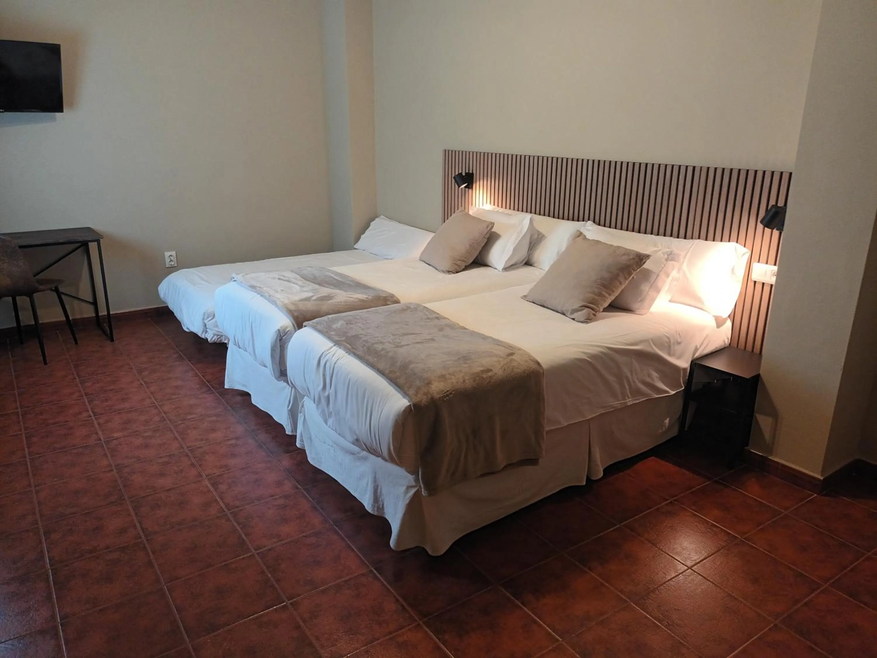 Property building, Bed in Hotel San Francisco