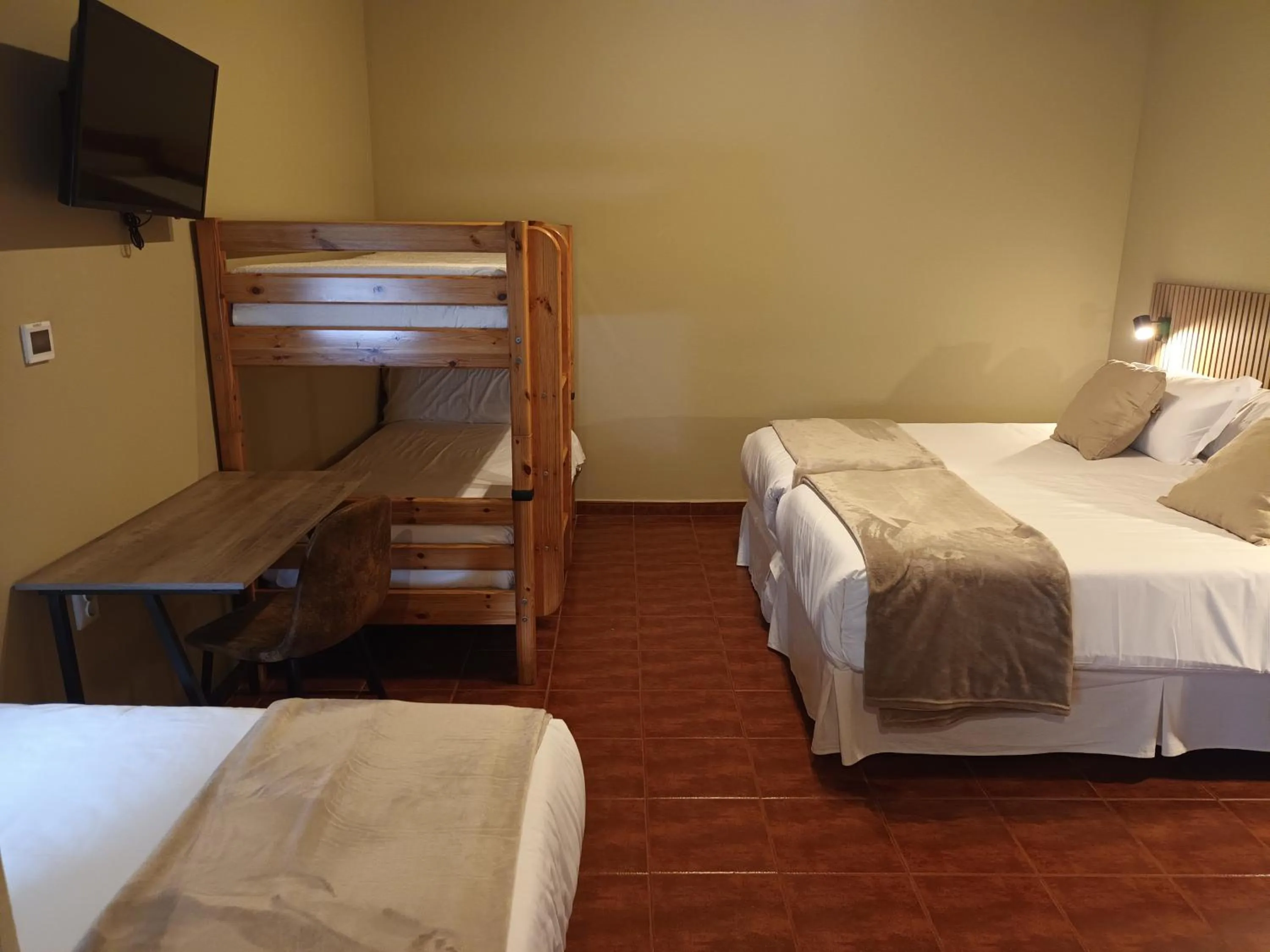 Property building, Bed in Hotel San Francisco