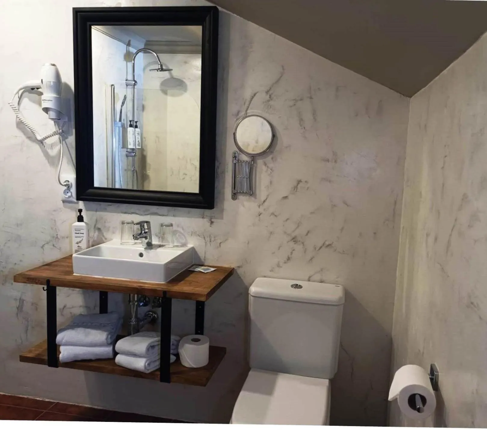 Bathroom in Hotel San Francisco