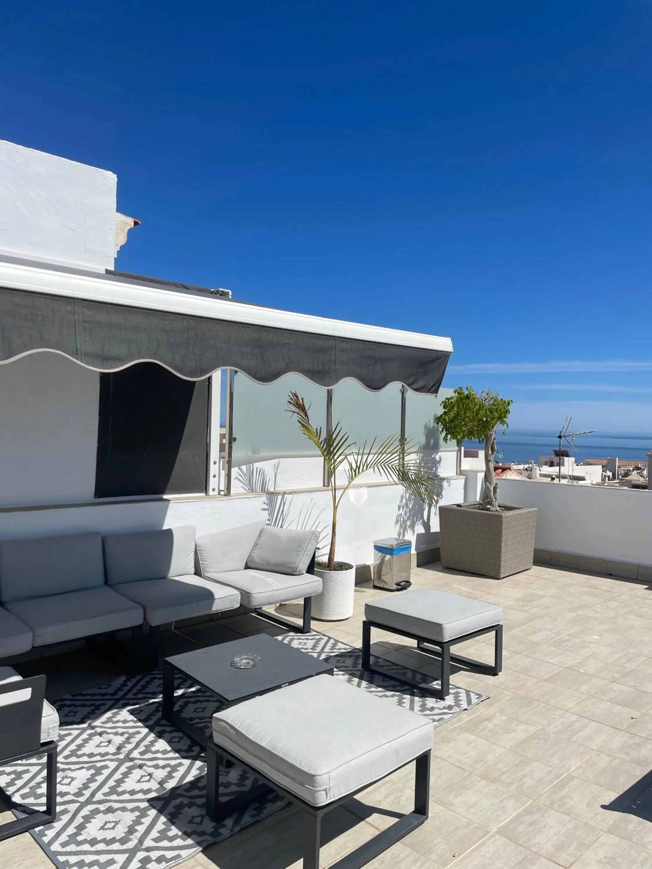 Property building in Apartamentos Abril