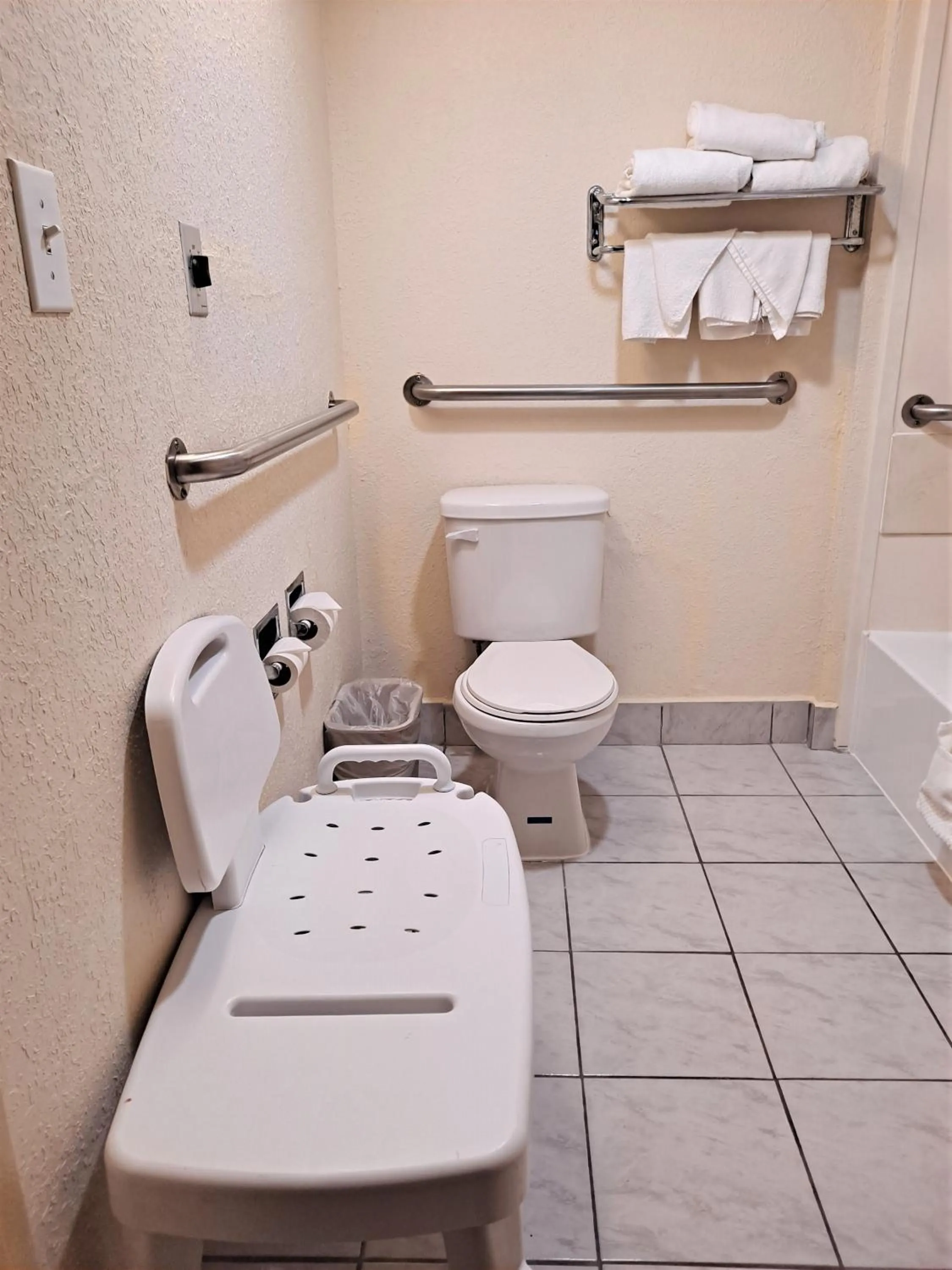 Bathroom in Suites Catonsville MD Baltimore West